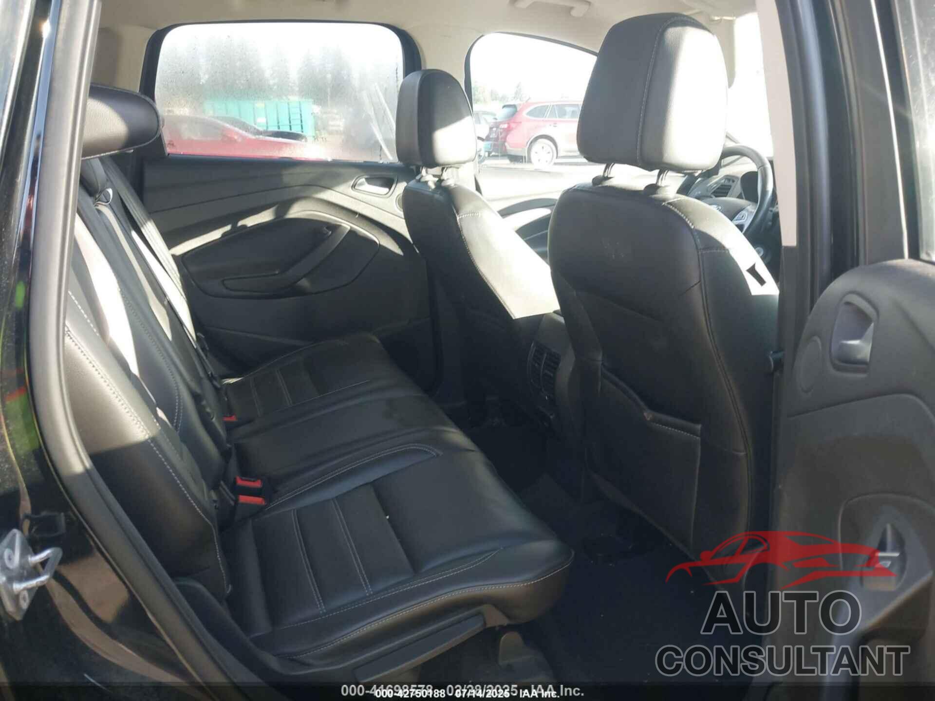 FORD ESCAPE 2017 - 1FMCU9G93HUC02907
