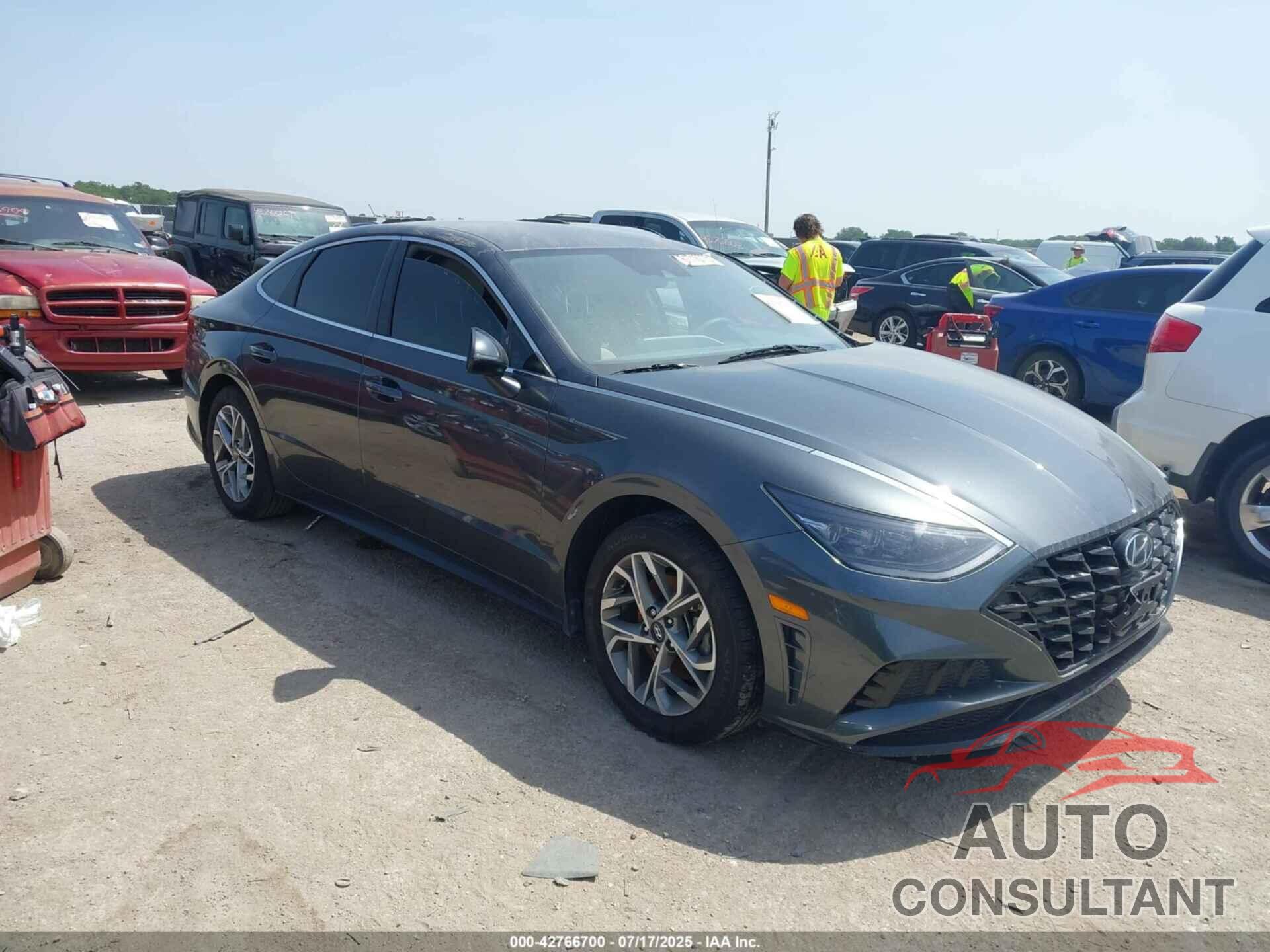 HYUNDAI SONATA 2023 - KMHL64JA4PA302143