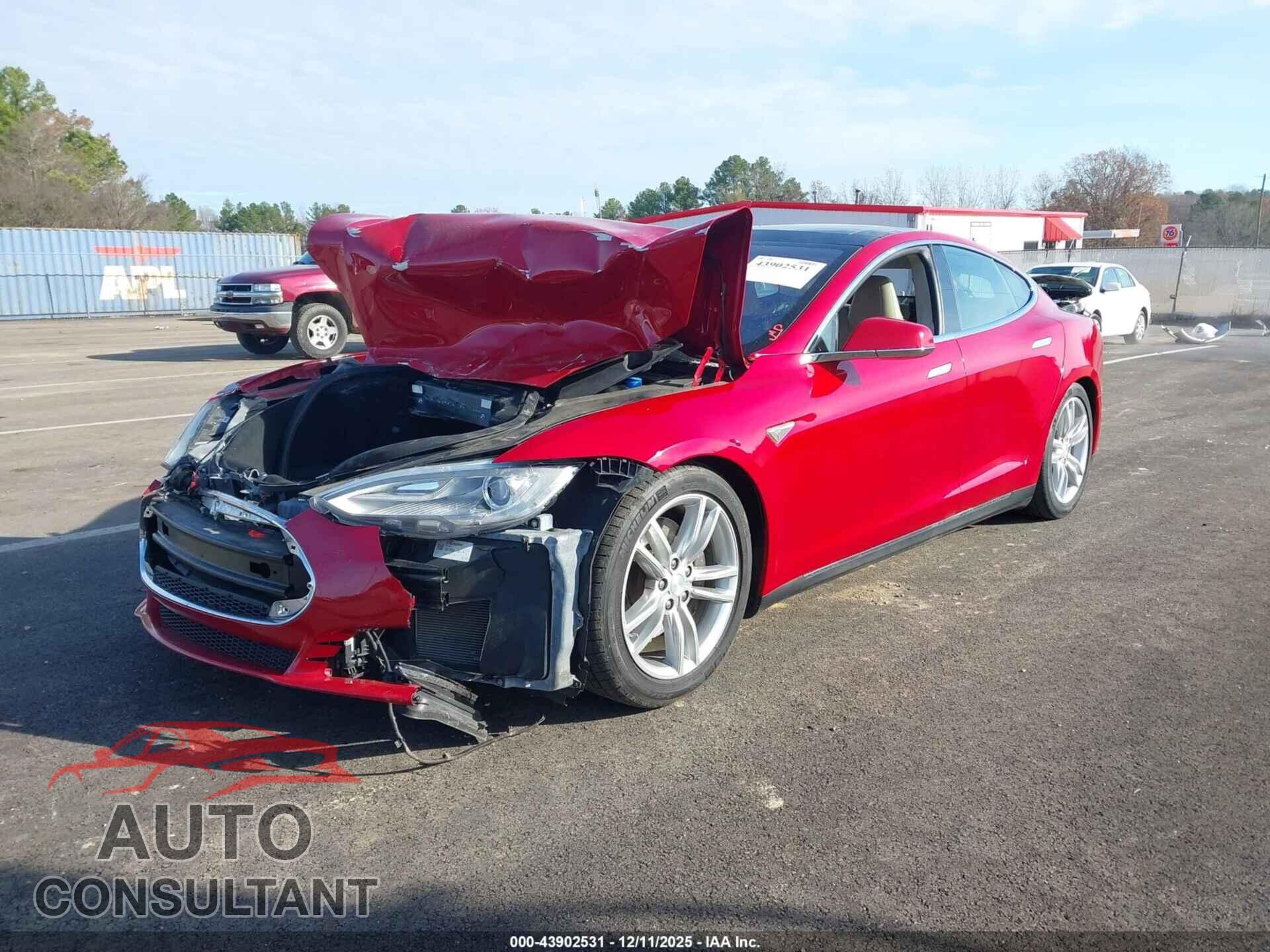 TESLA MODEL S 2013 - 5YJSA1CP9DFP16407