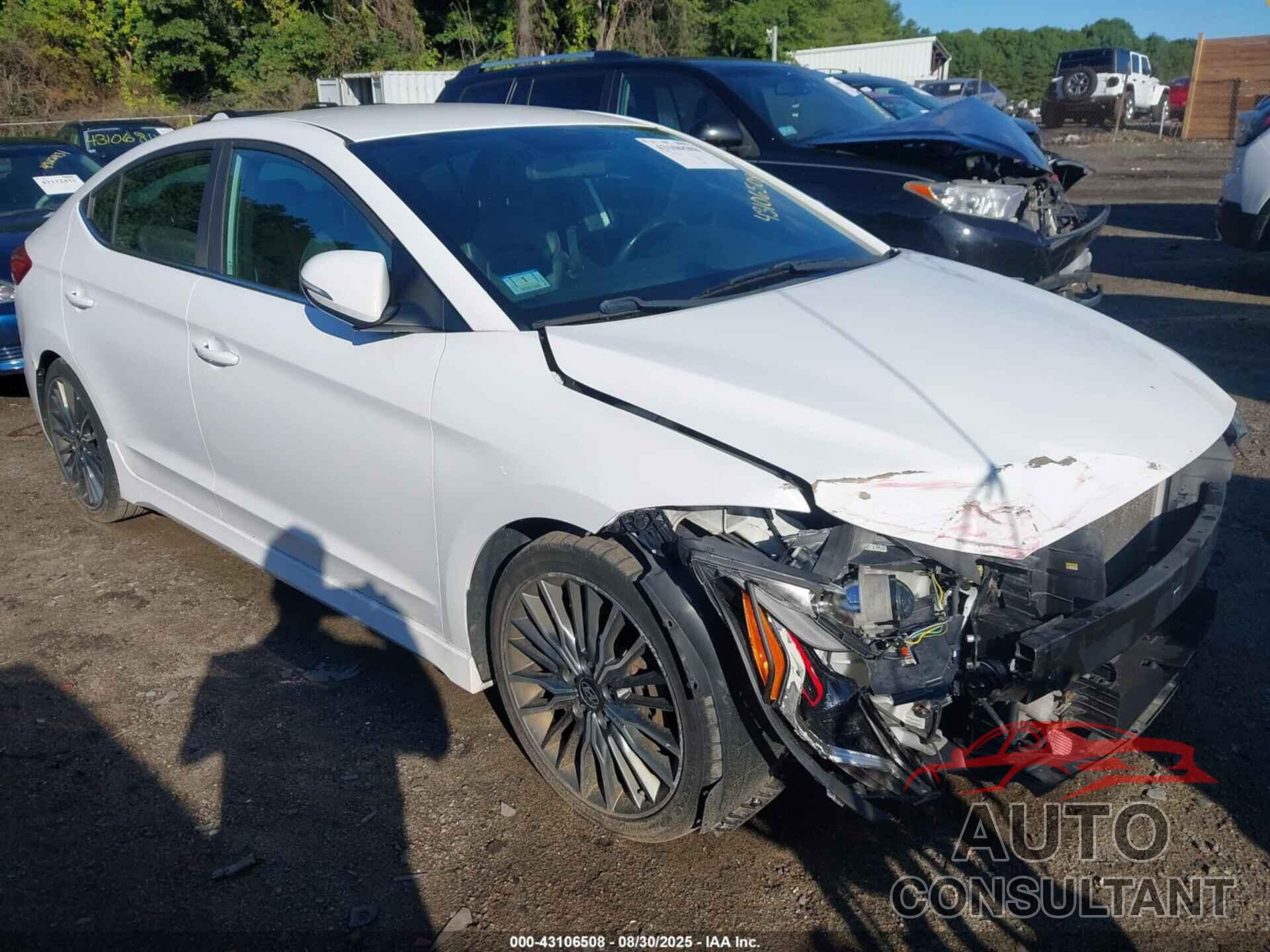 HYUNDAI ELANTRA 2017 - KMHD04LB3HU355962