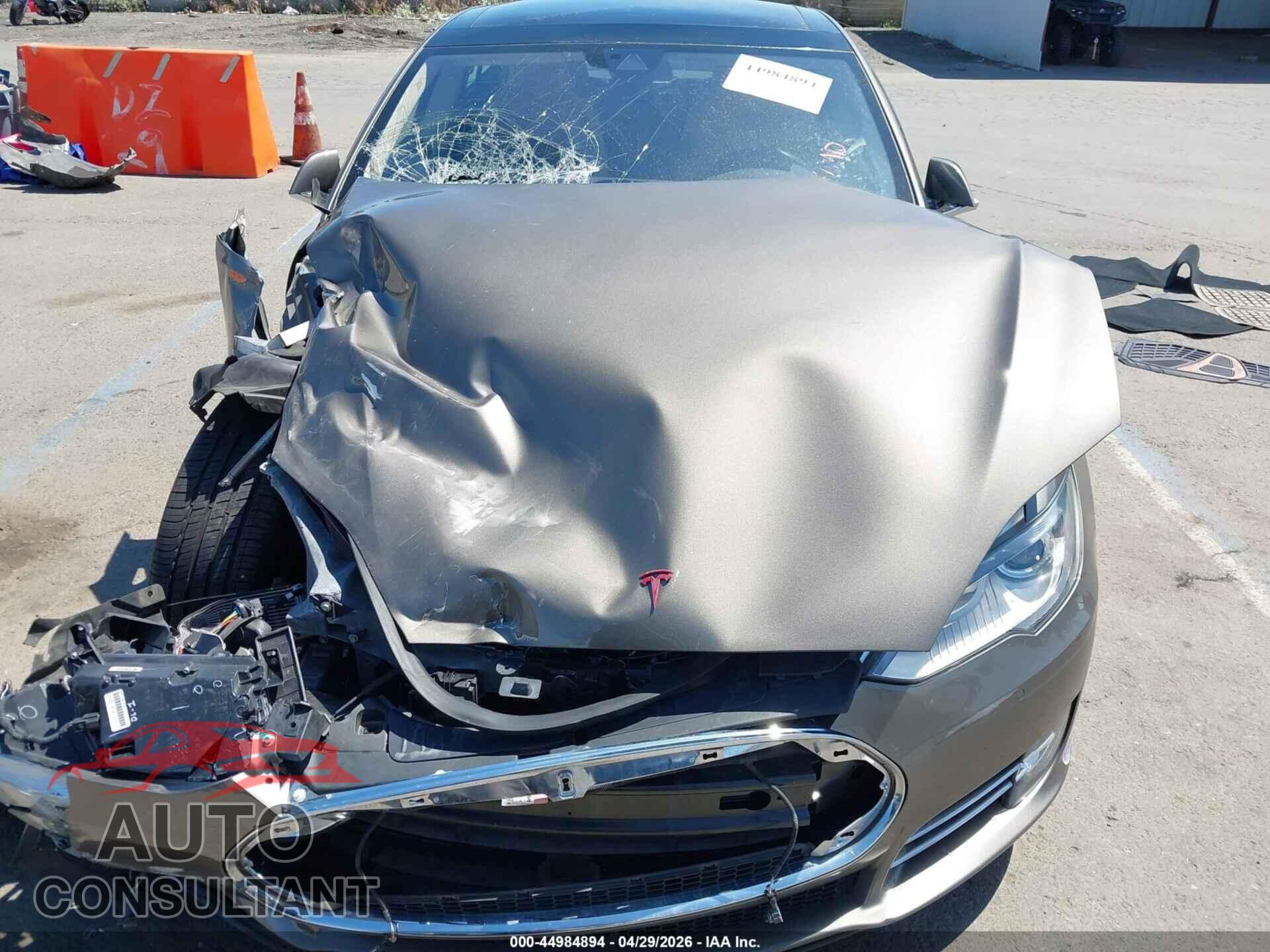 TESLA MODEL S 2015 - 5YJSA1E13FF120091