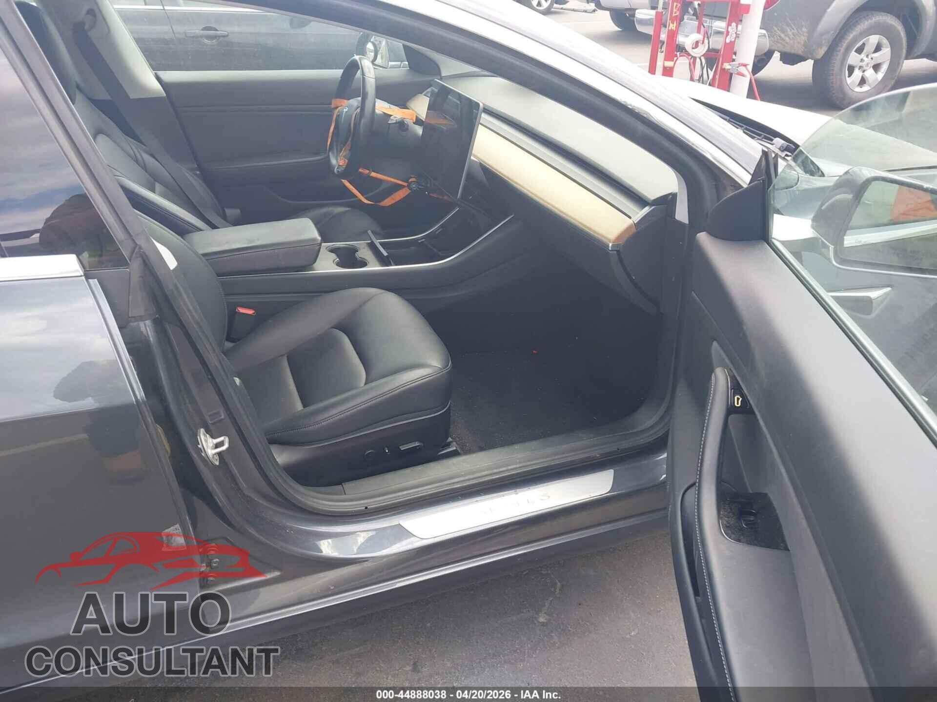 TESLA MODEL 3 2018 - 5YJ3E1EA4JF153473