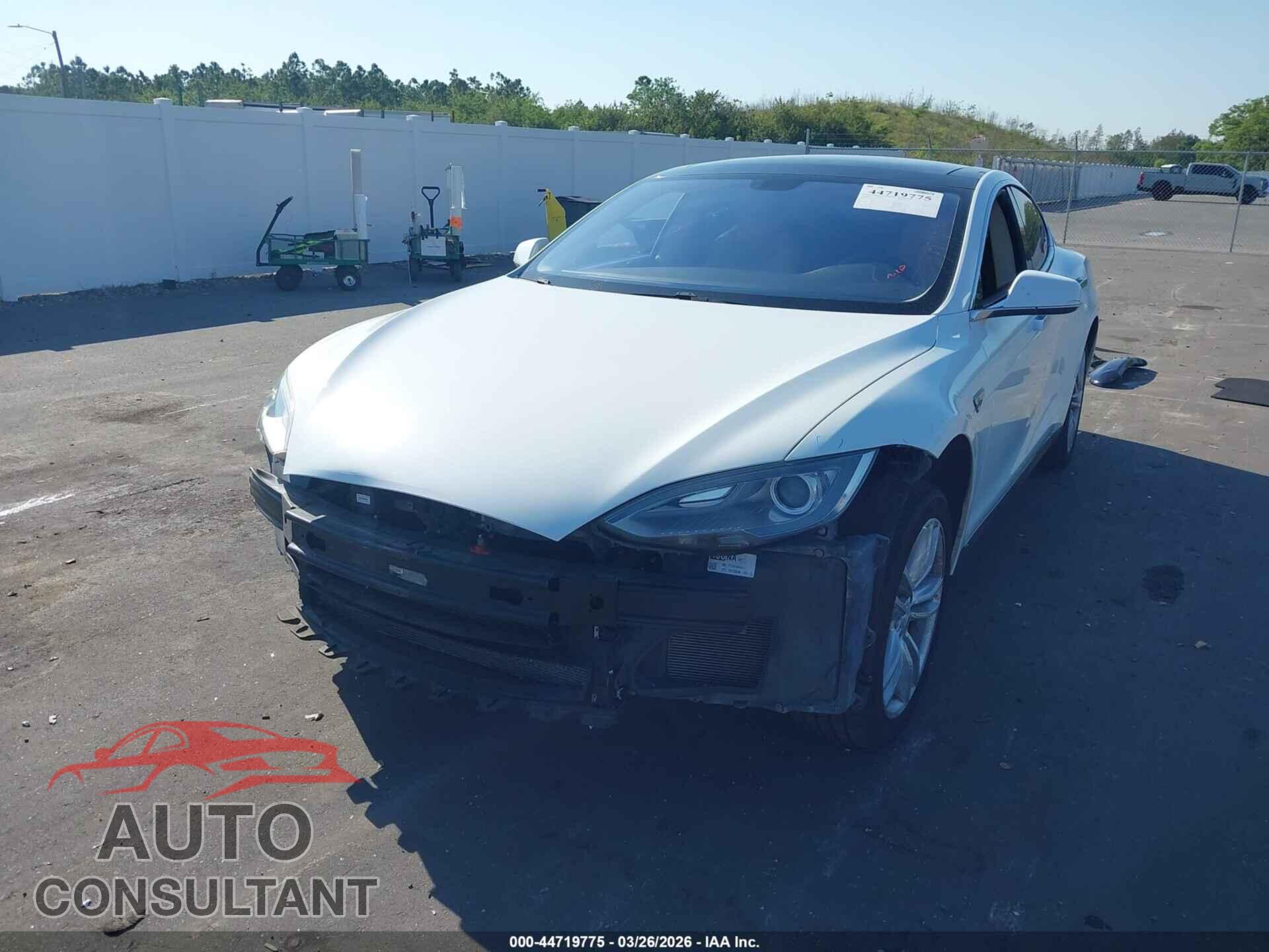 TESLA MODEL S 2014 - 5YJSA1H11EFP40593