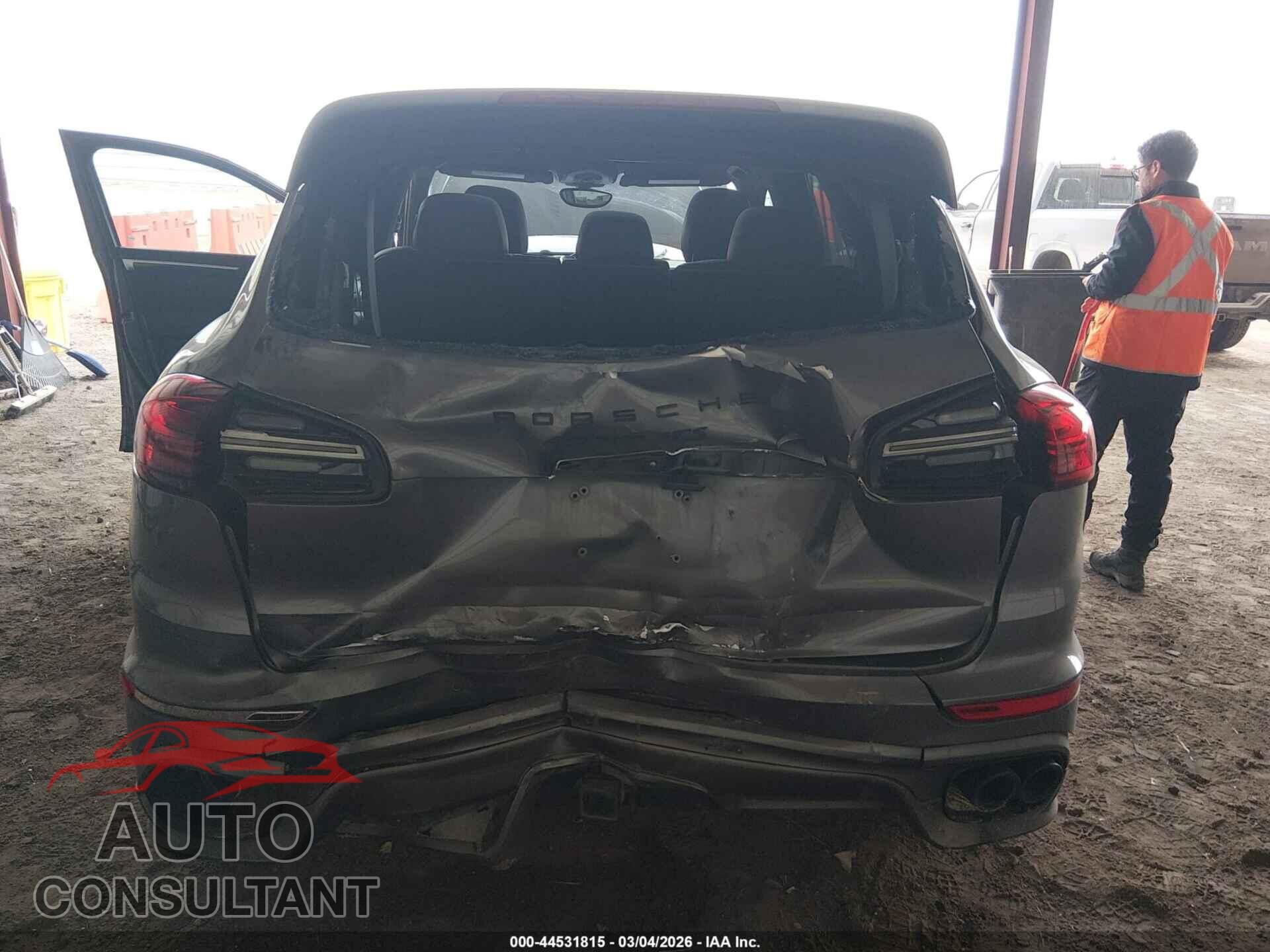 PORSCHE CAYENNE 2016 - WP1AD2A20GLA71243