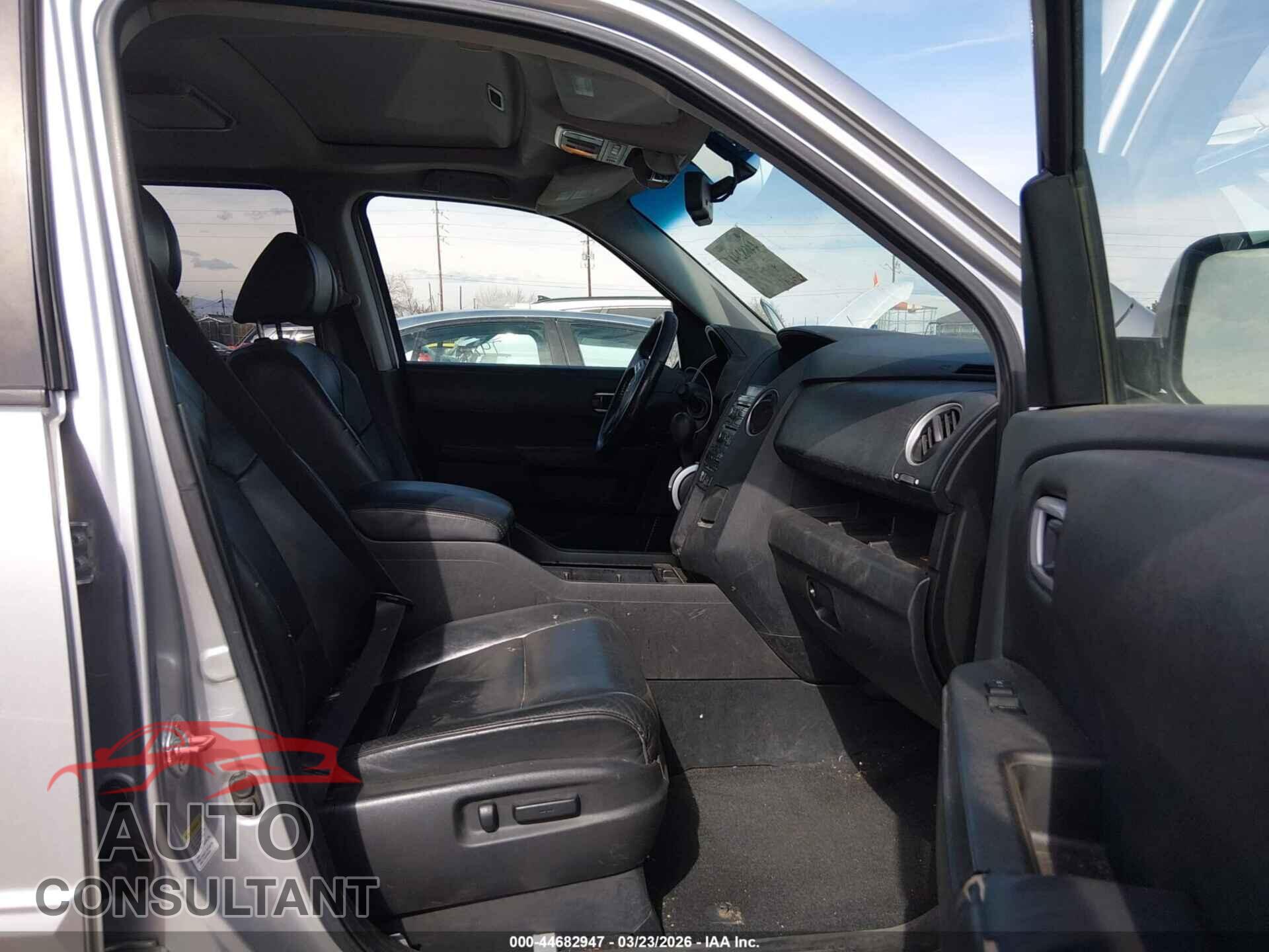 HONDA PILOT 2010 - 5FNYF4H67AB005149