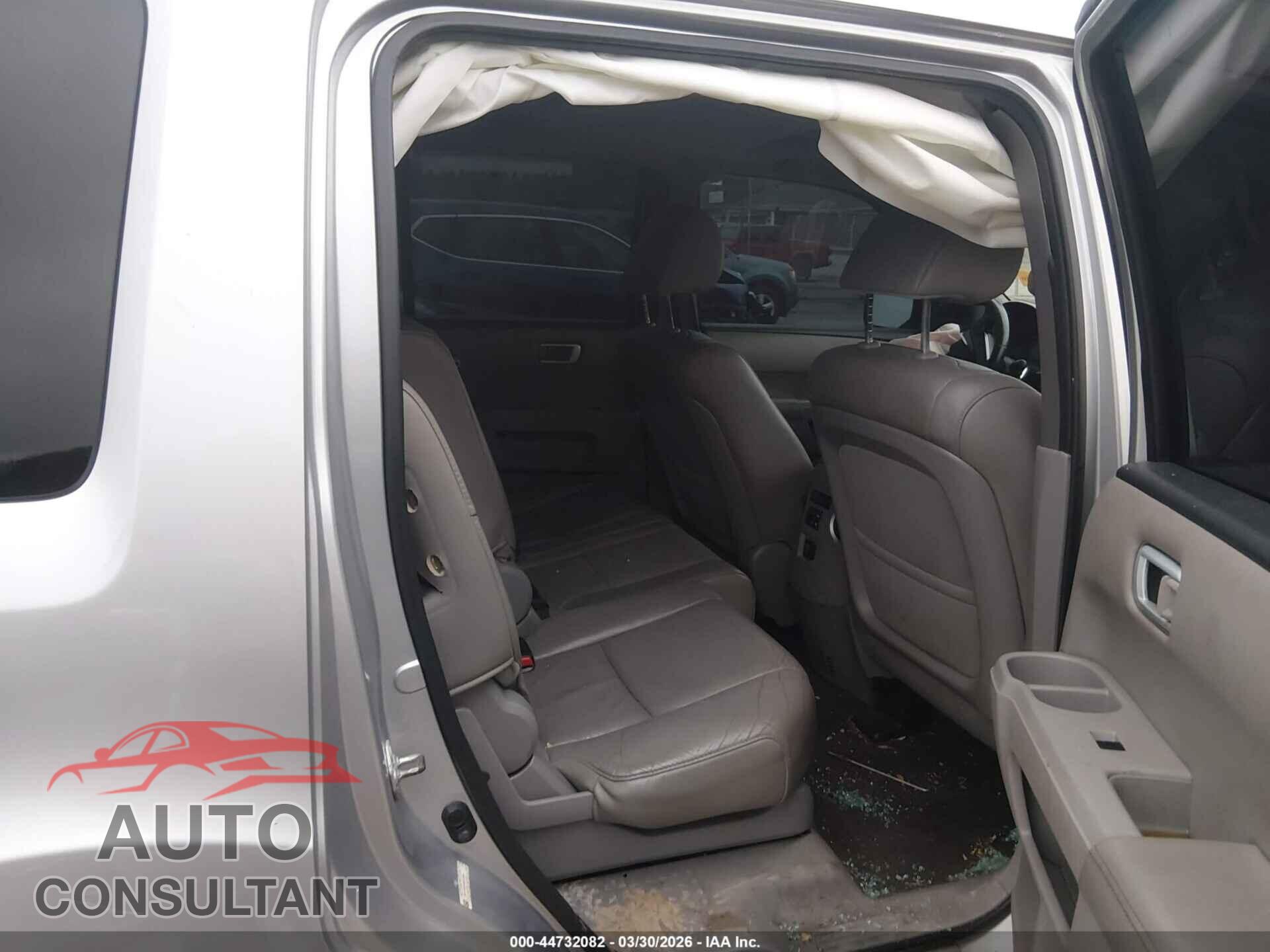 HONDA PILOT 2015 - 5FNYF4H54FB072984
