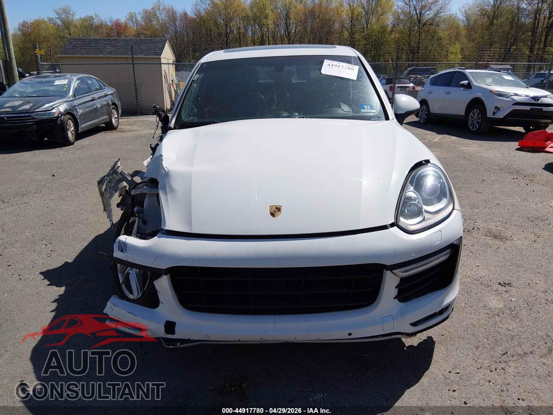 PORSCHE CAYENNE 2016 - WP1AA2A28GKA12813