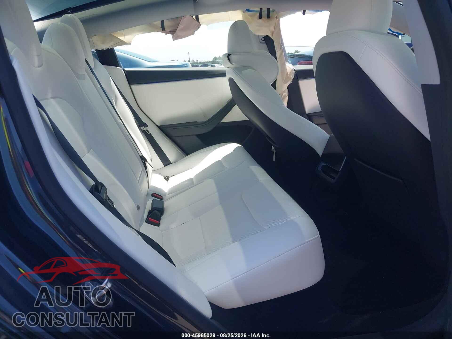 TESLA MODEL 3 2024 - 5YJ3E1EA5RF814391