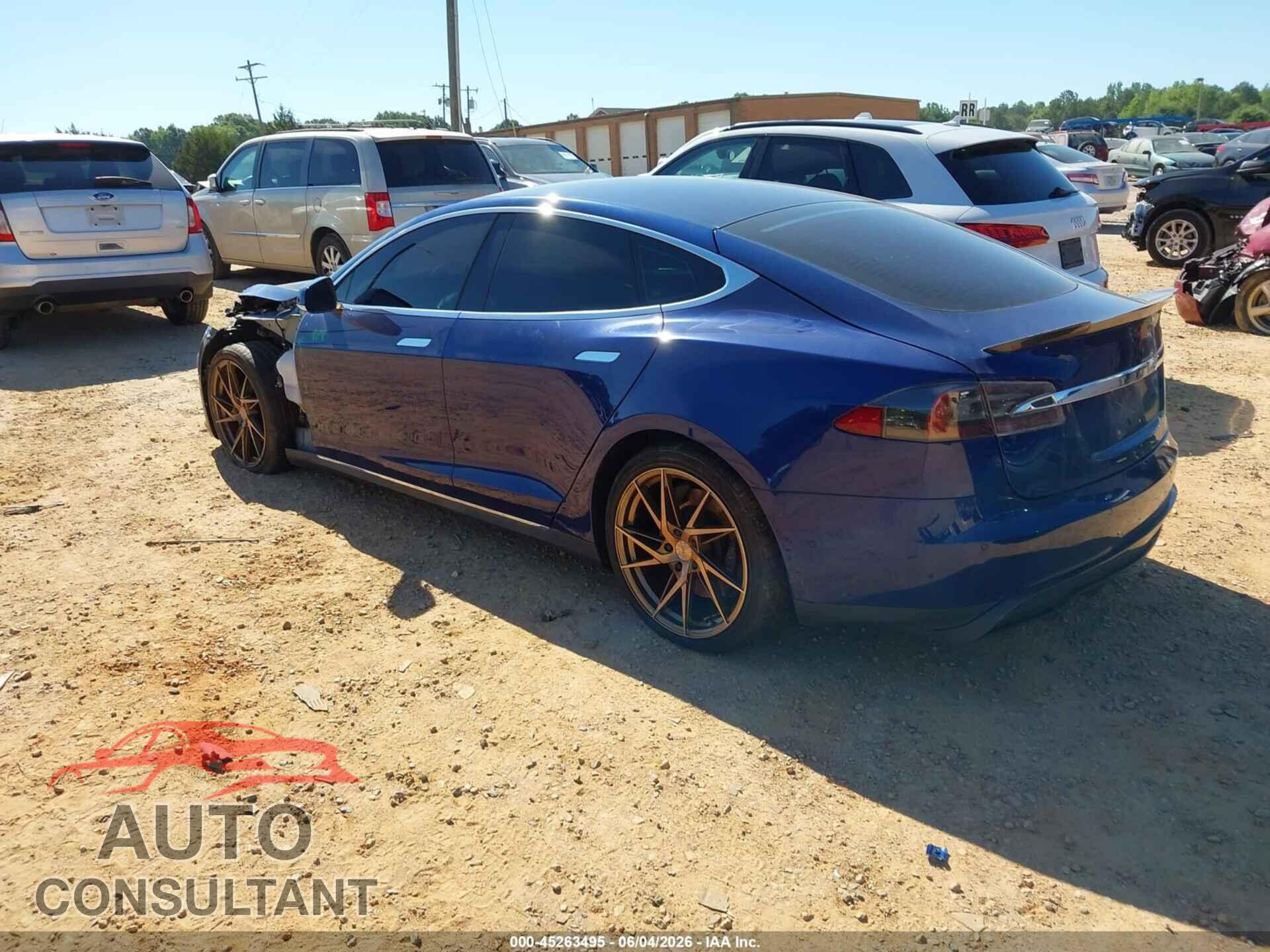 TESLA MODEL S 2015 - 5YJSA1E21FF103704