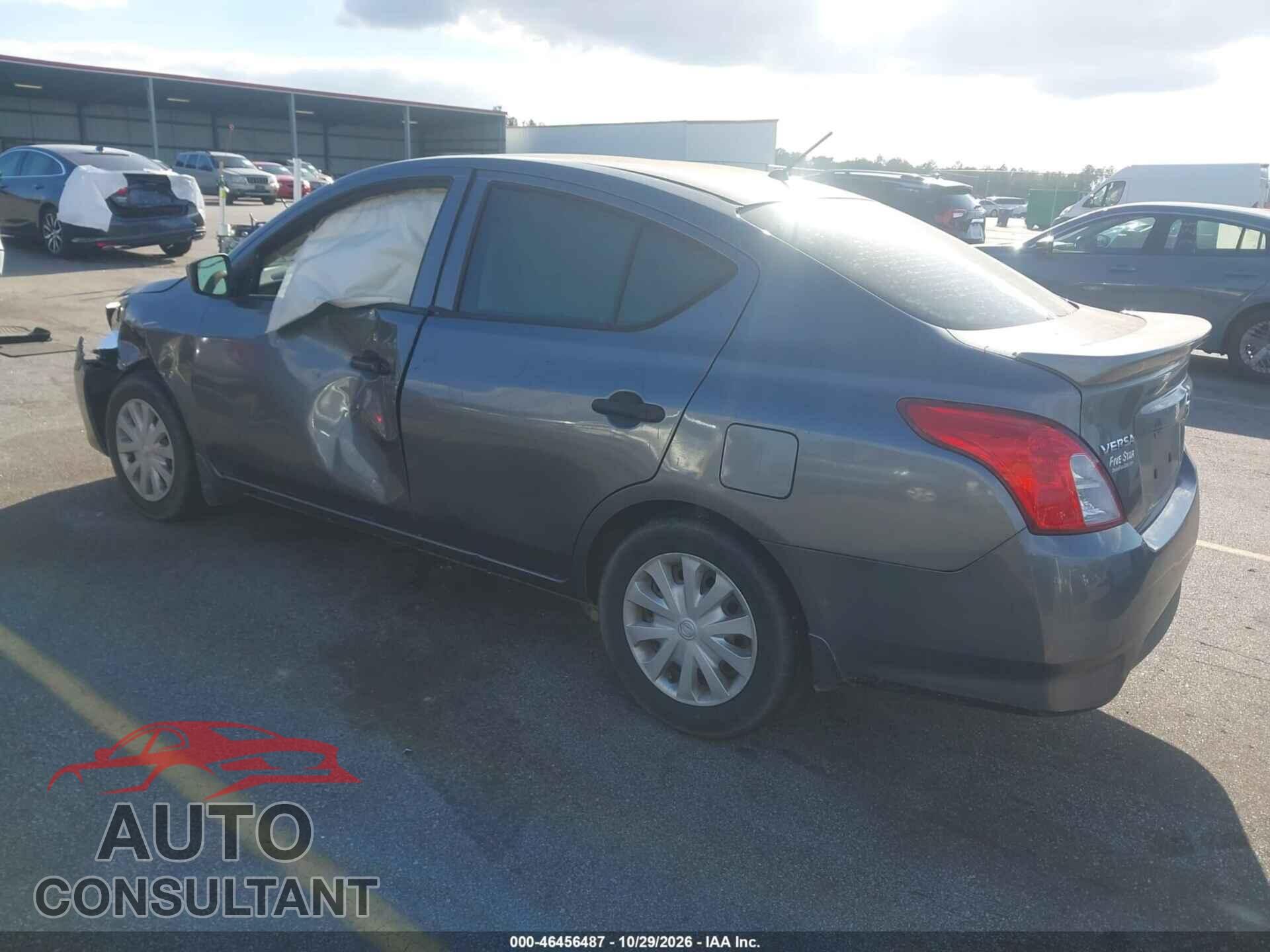 NISSAN VERSA 2019 - 3N1CN7AP3KL811626