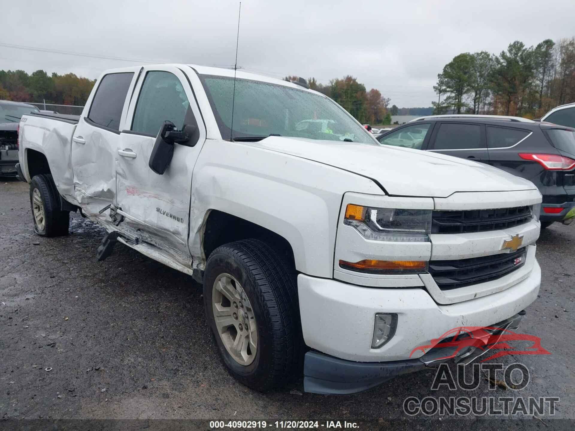CHEVROLET SILVERADO 1500 2017 - 1GCUKREC2HF223118
