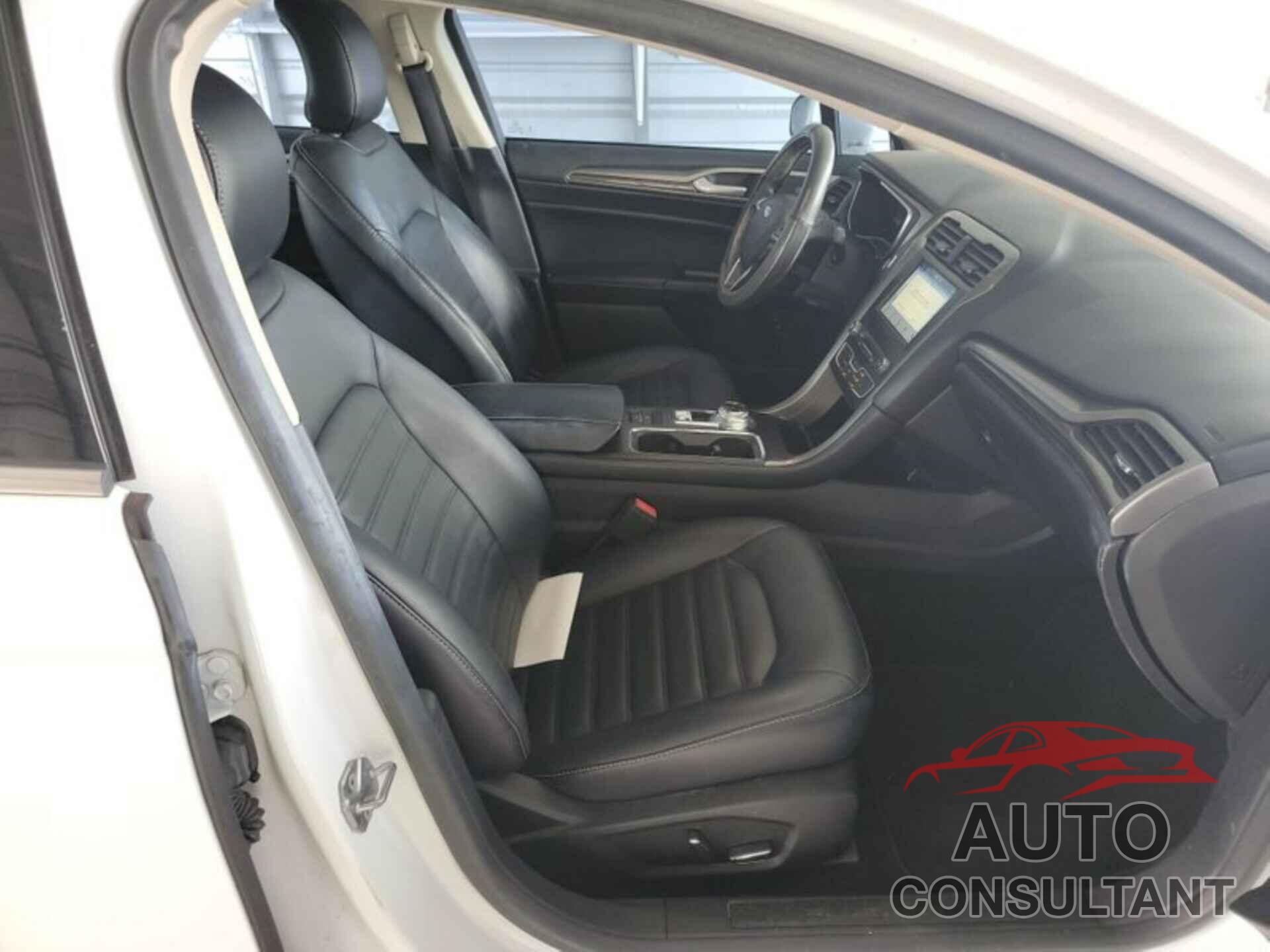 FORD FUSION HYBRID 2018 - 3FA6P0LU1JR278661