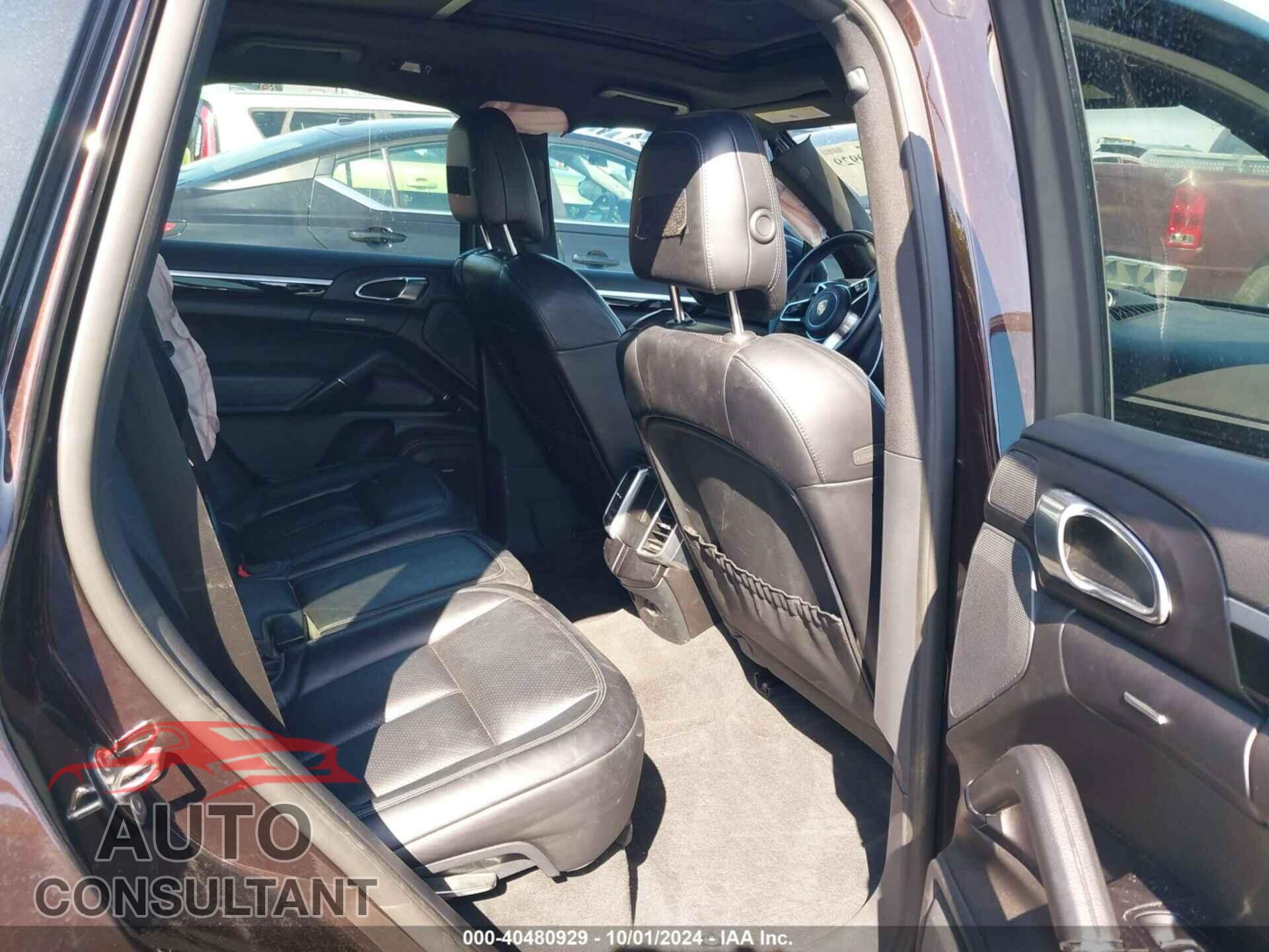 PORSCHE CAYENNE 2018 - WP1AA2A2XJKA04400
