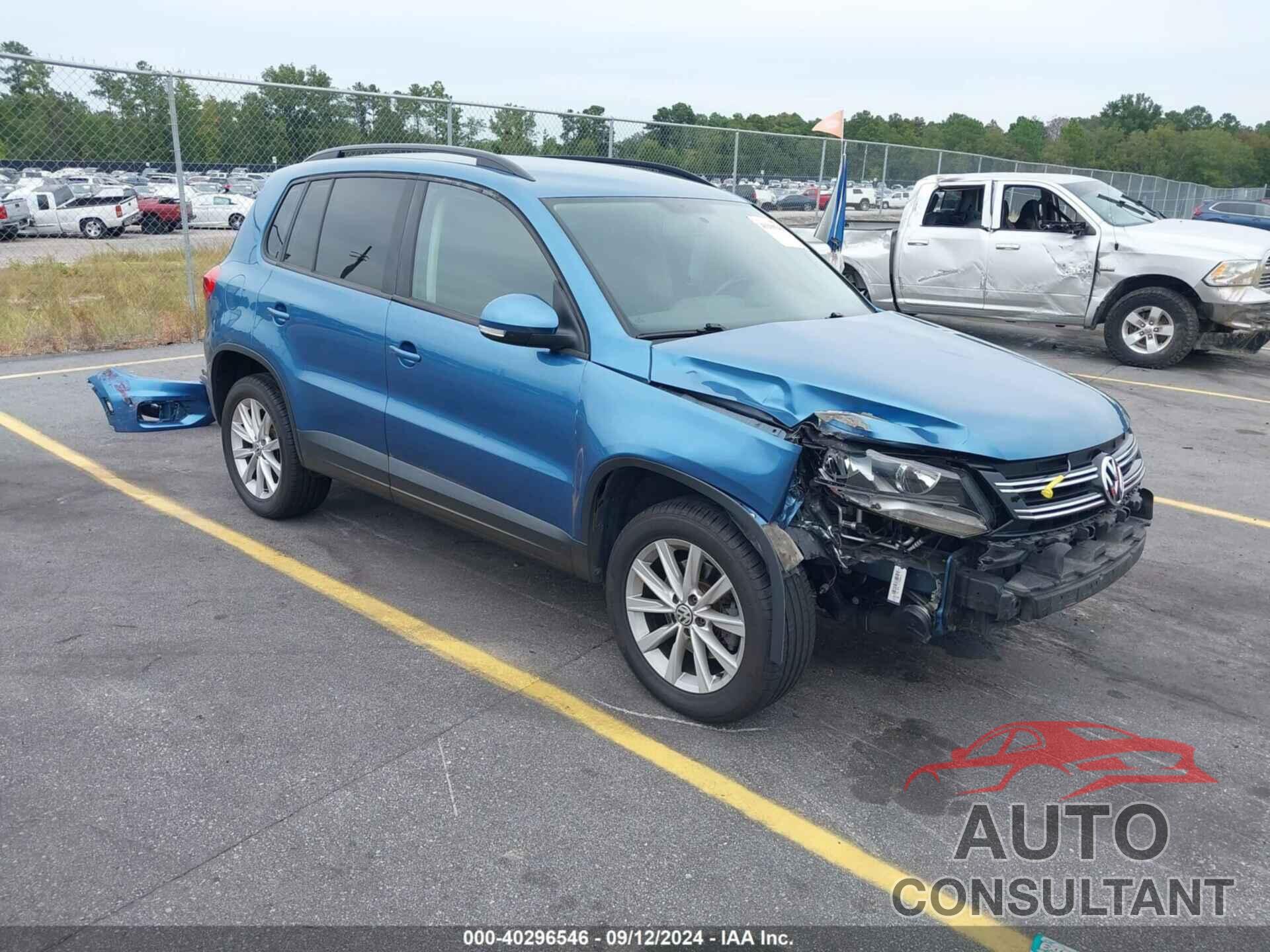 VOLKSWAGEN TIGUAN LIMITED 2018 - WVGAV7AX5JK000409