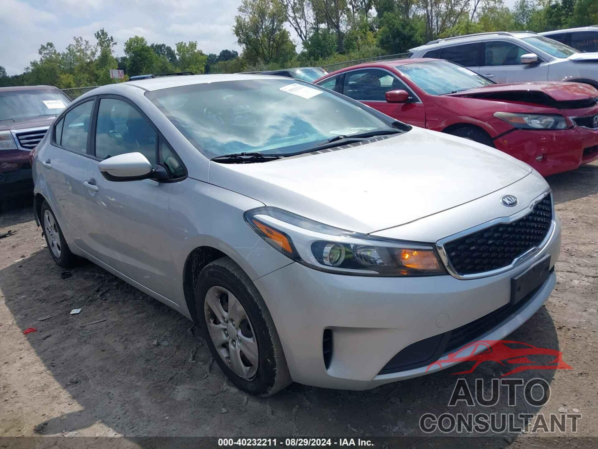 KIA FORTE 2018 - 3KPFK4A74JE270560