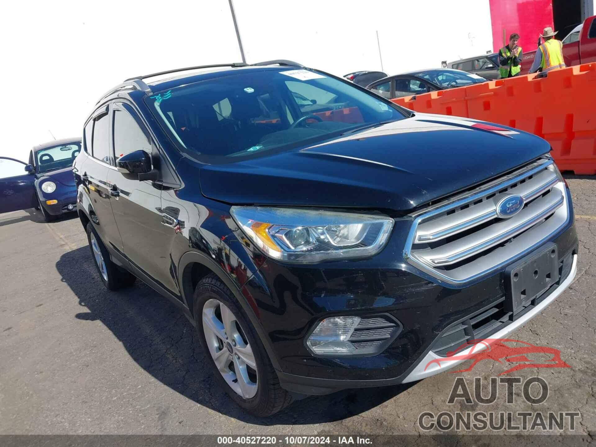 FORD ESCAPE 2017 - 1FMCU9J96HUD54592
