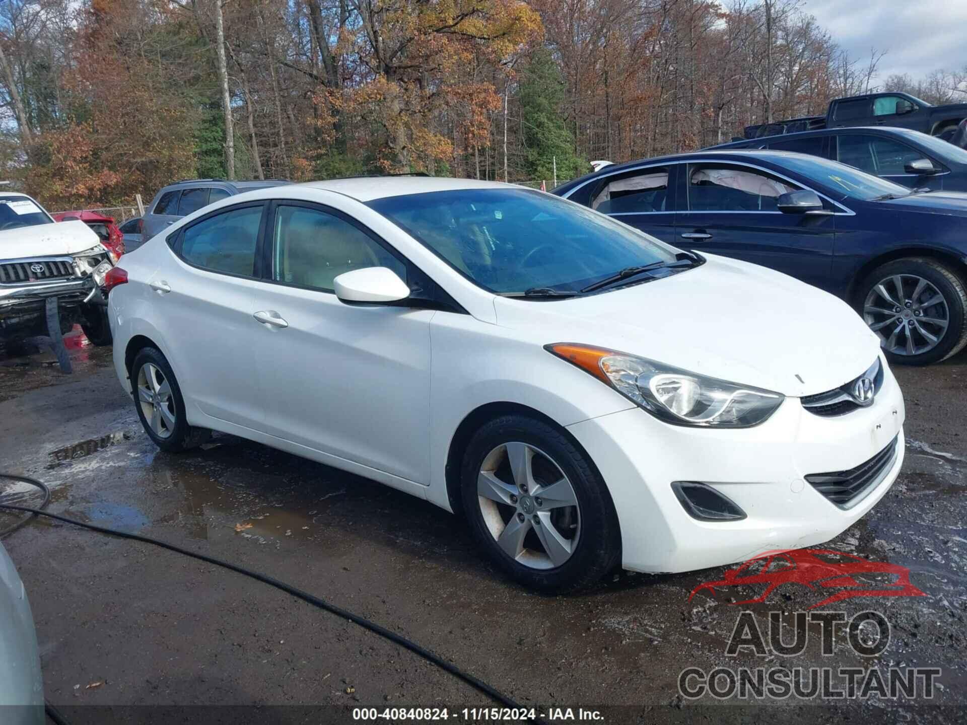 HYUNDAI ELANTRA 2013 - 5NPDH4AE4DH311855