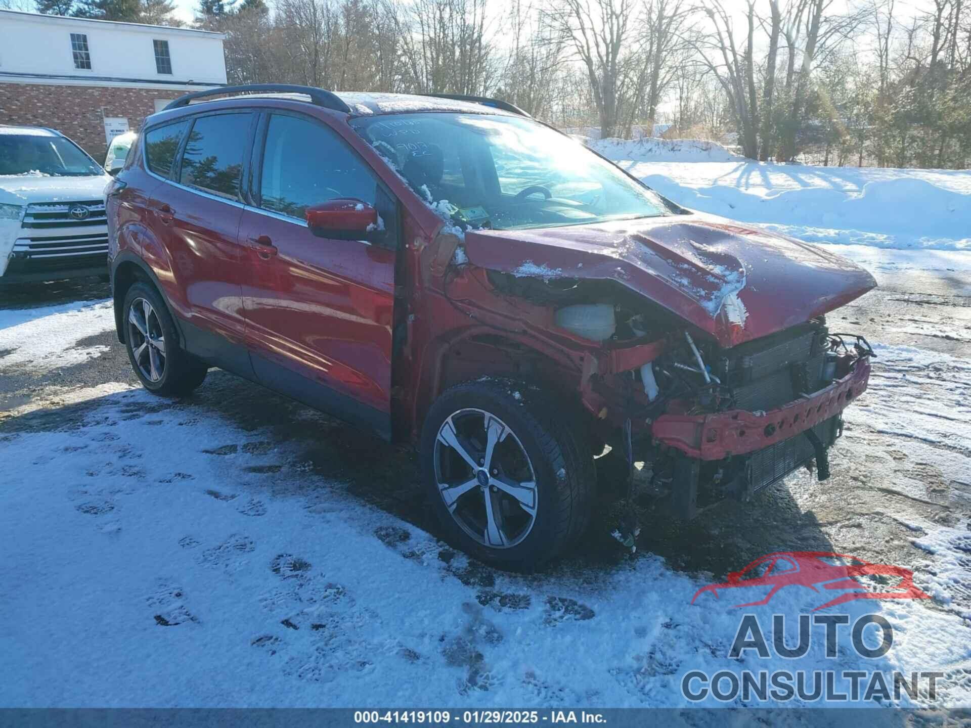 FORD ESCAPE 2017 - 1FMCU9GD5HUD99017