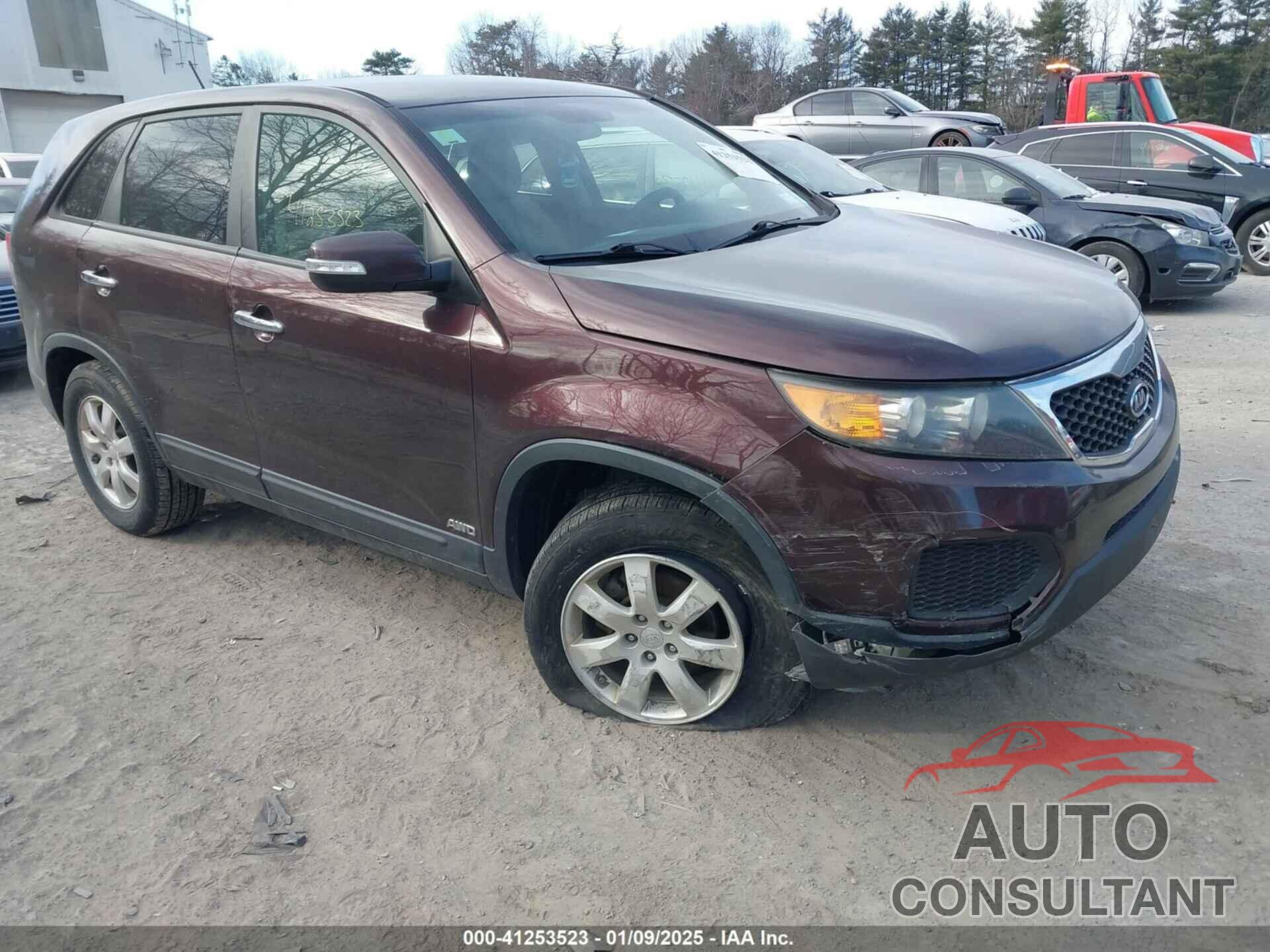 KIA SORENTO 2011 - 5XYKTCA18BG013276