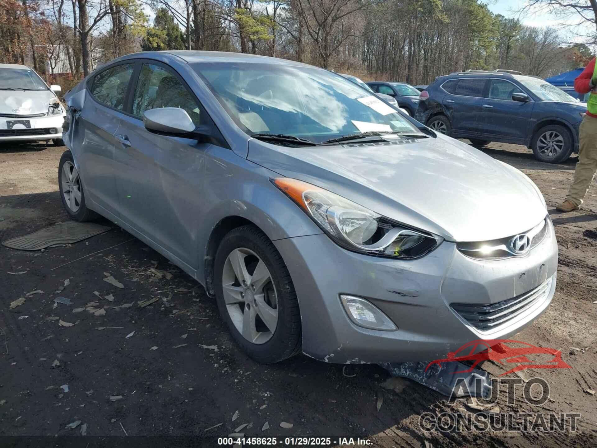 HYUNDAI ELANTRA 2013 - KMHDH4AE3DU929301