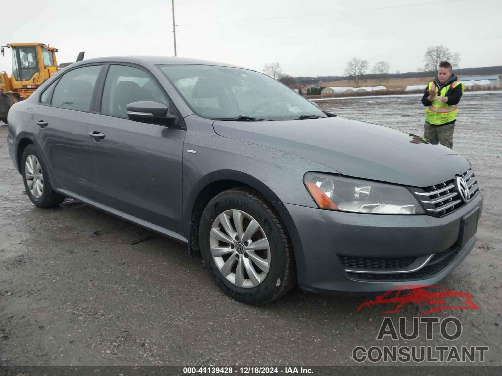 VOLKSWAGEN PASSAT 2015 - 1VWAT7A35FC002375