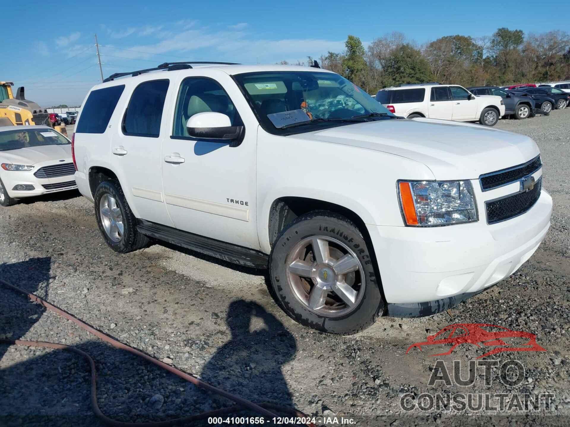 CHEVROLET TAHOE 2011 - 1GNSCBE02BR107349