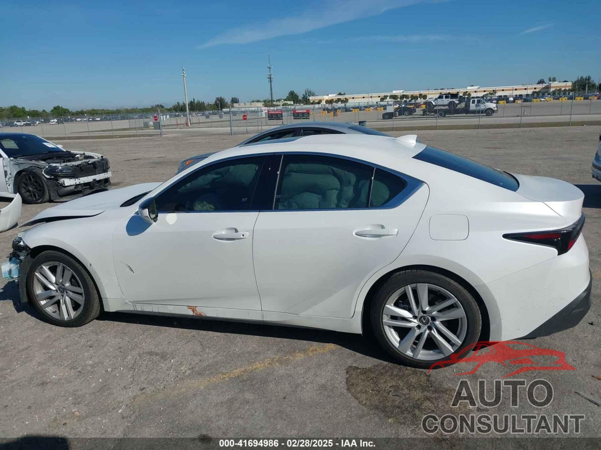 LEXUS IS 300 2024 - JTHCA1D23R5133037