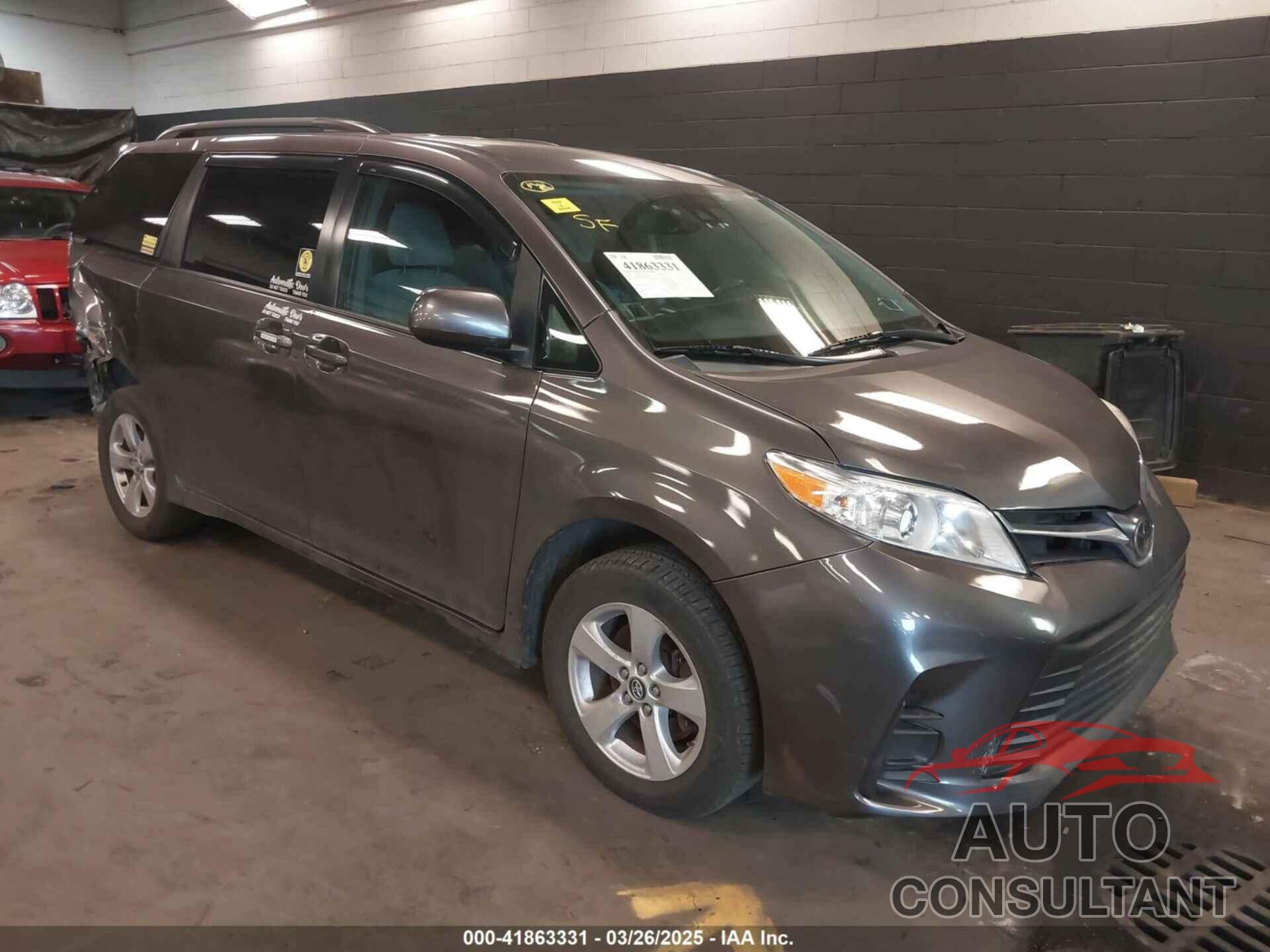 TOYOTA SIENNA 2018 - 5TDKZ3DC3JS906162