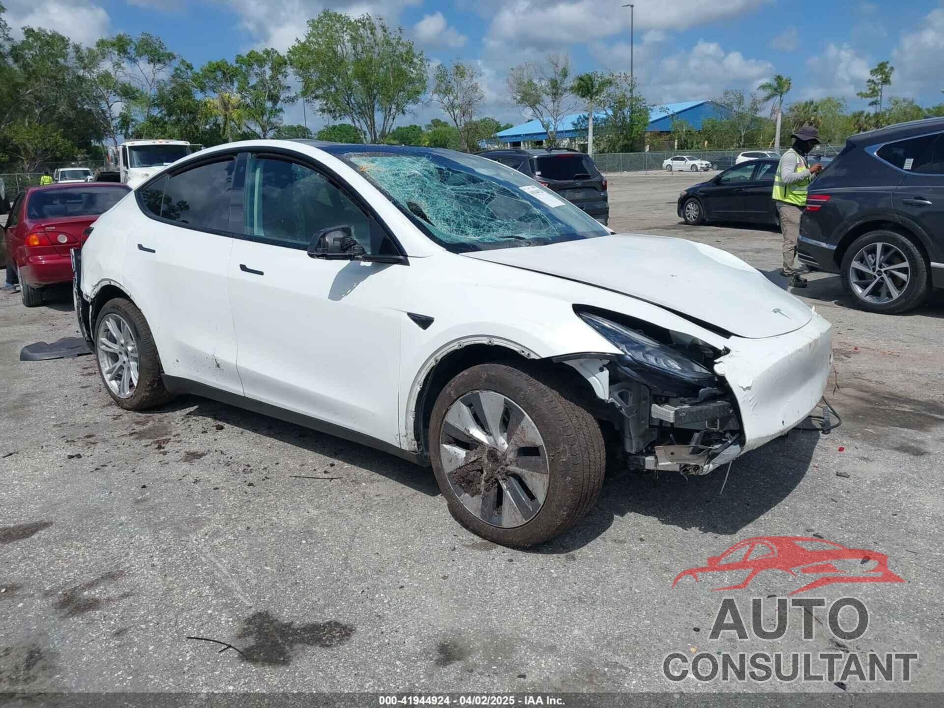 TESLA MODEL Y 2021 - 5YJYGDEE7MF077708