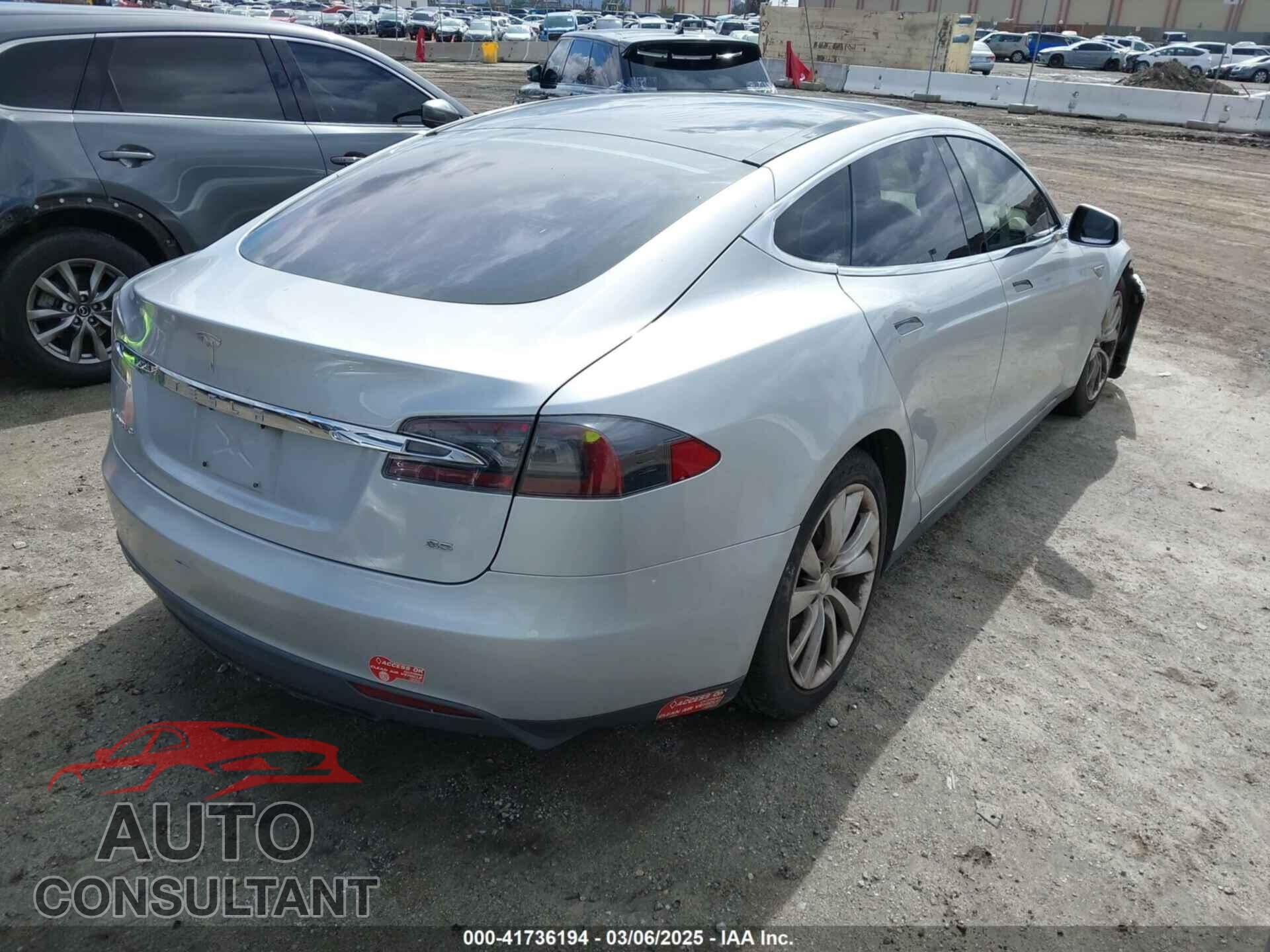TESLA MODEL S 2013 - 5YJSA1CN9DFP27552