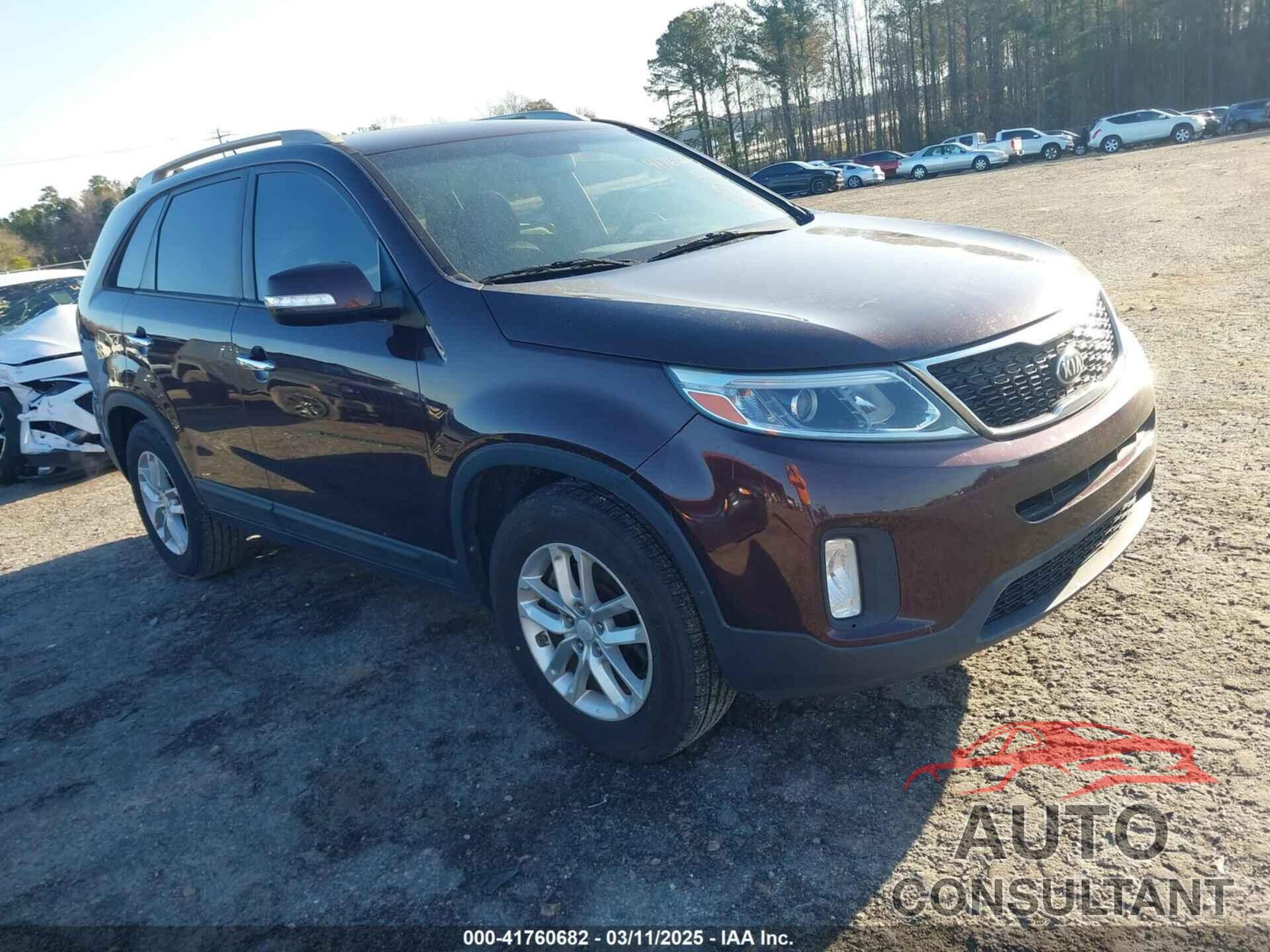 KIA SORENTO 2015 - 5XYKT3A68FG646510