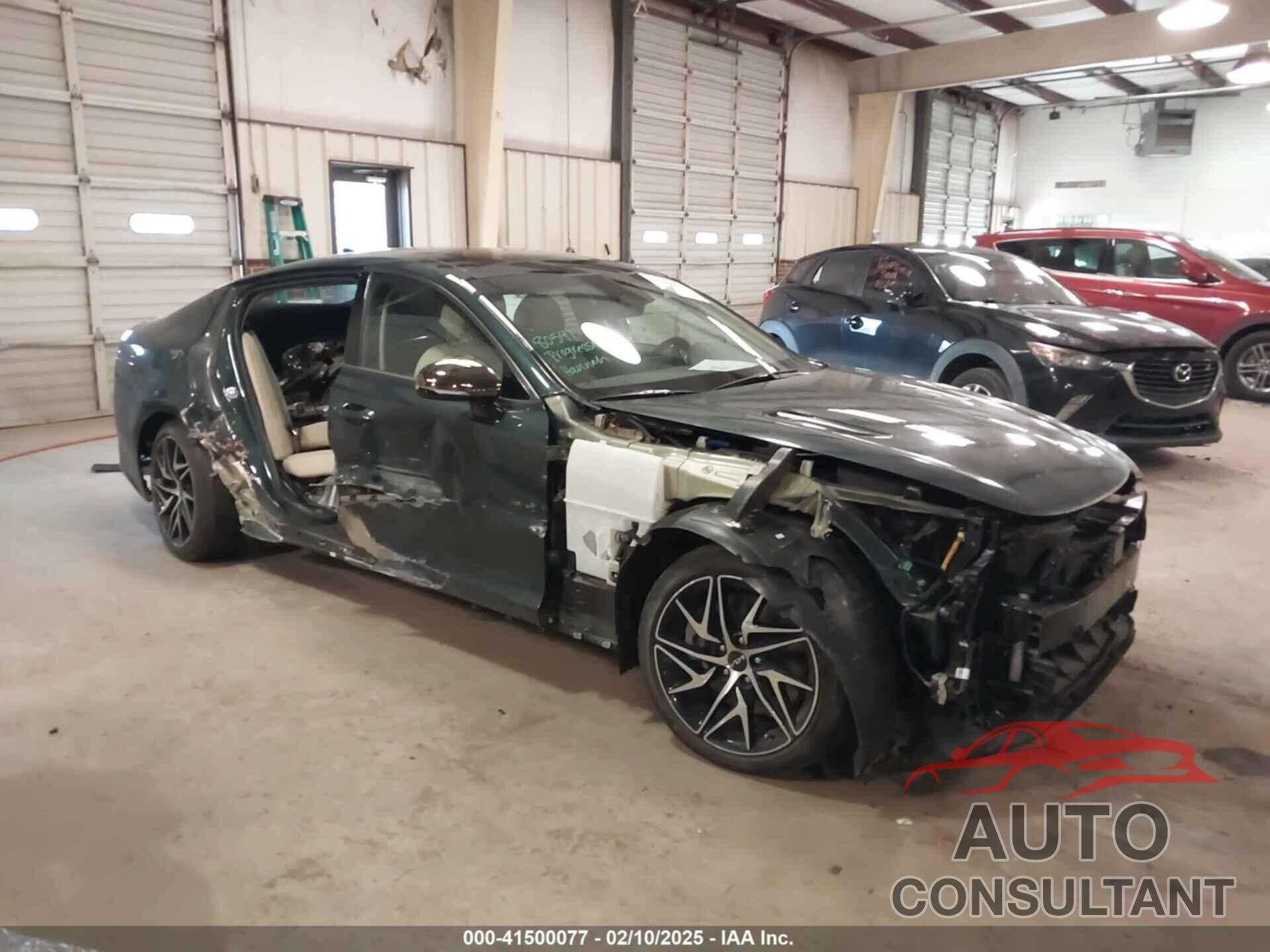 KIA STINGER 2023 - KNAE35LD2P6130200