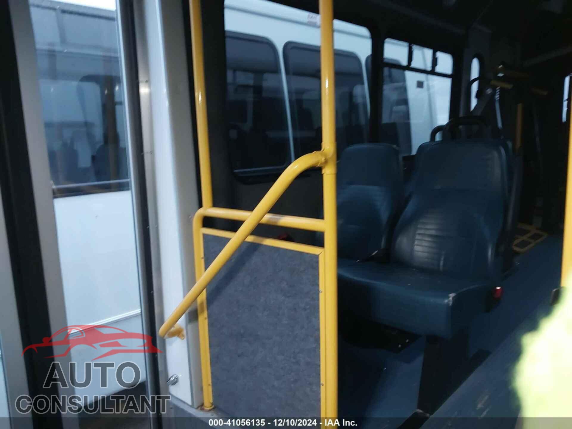 FORD E-450 CUTAWAY 2017 - 1FDFE4FS5HDC36493