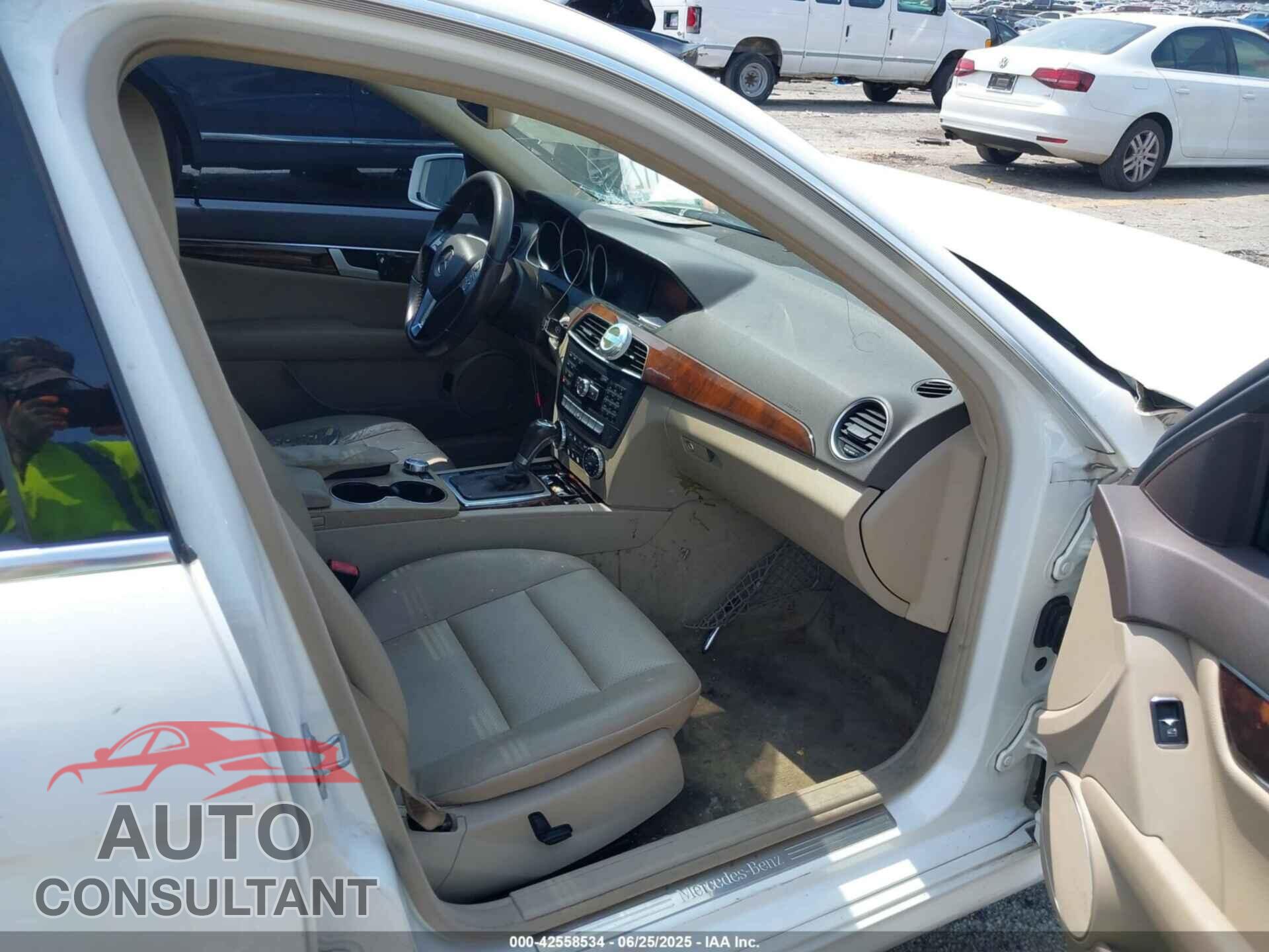 MERCEDES-BENZ C 250 2014 - WDDGF4HB2ER308564