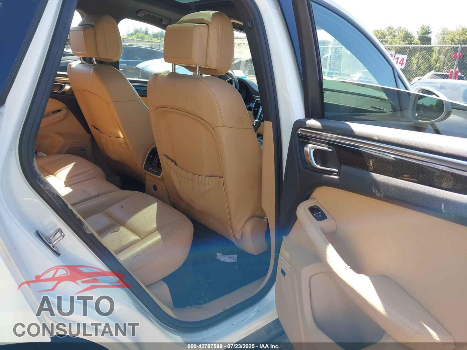 PORSCHE MACAN 2017 - WP1AA2A51HLB05971