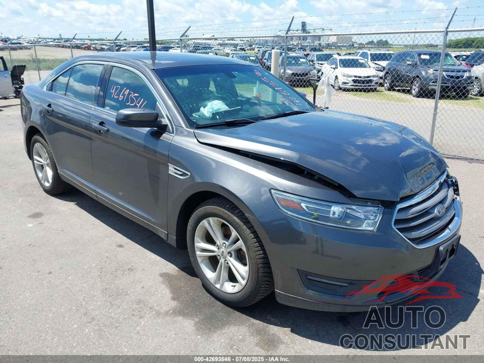FORD TAURUS 2018 - 1FAHP2E87JG125343