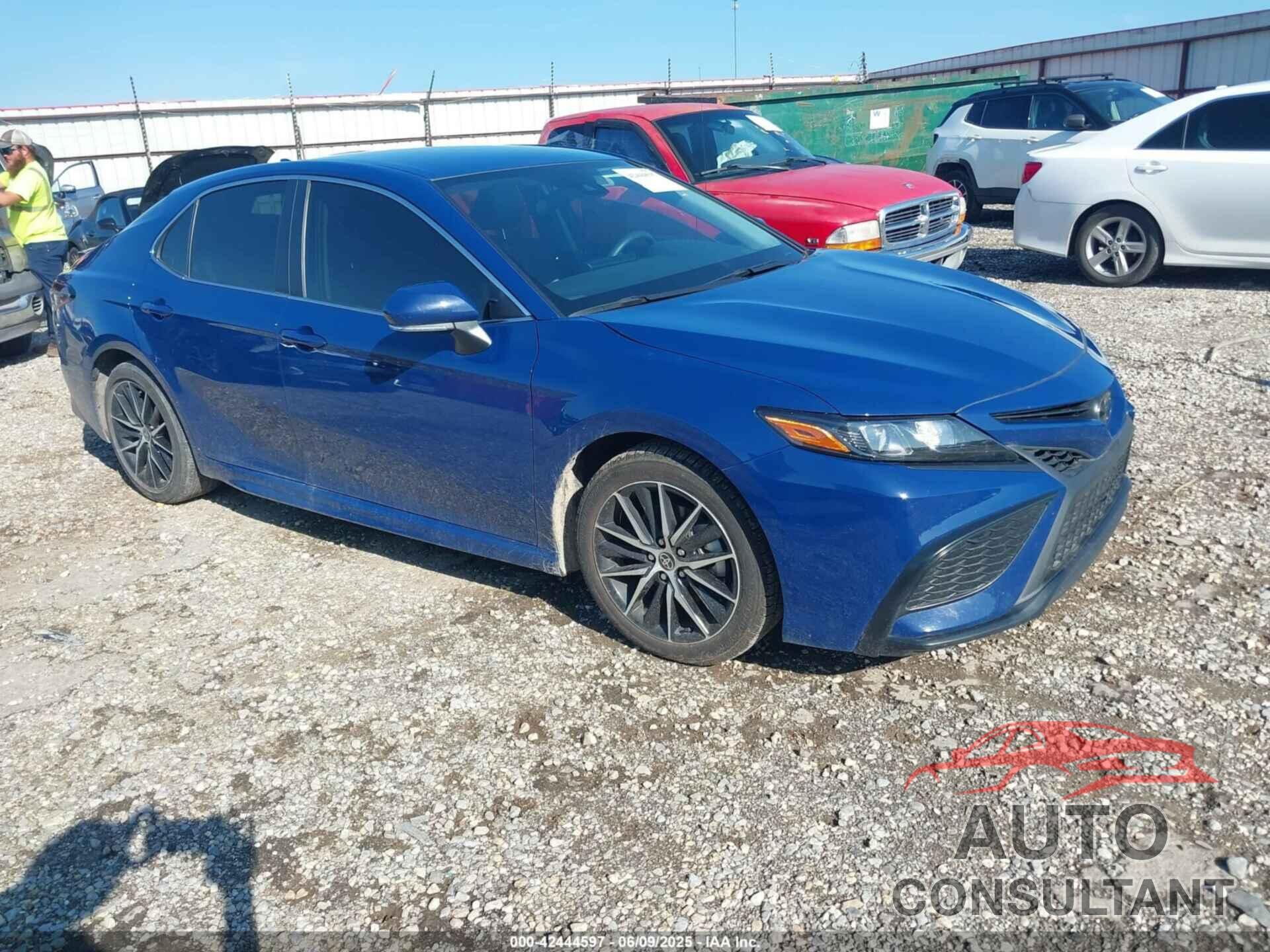 TOYOTA CAMRY 2024 - 4T1G11AK2RU247281