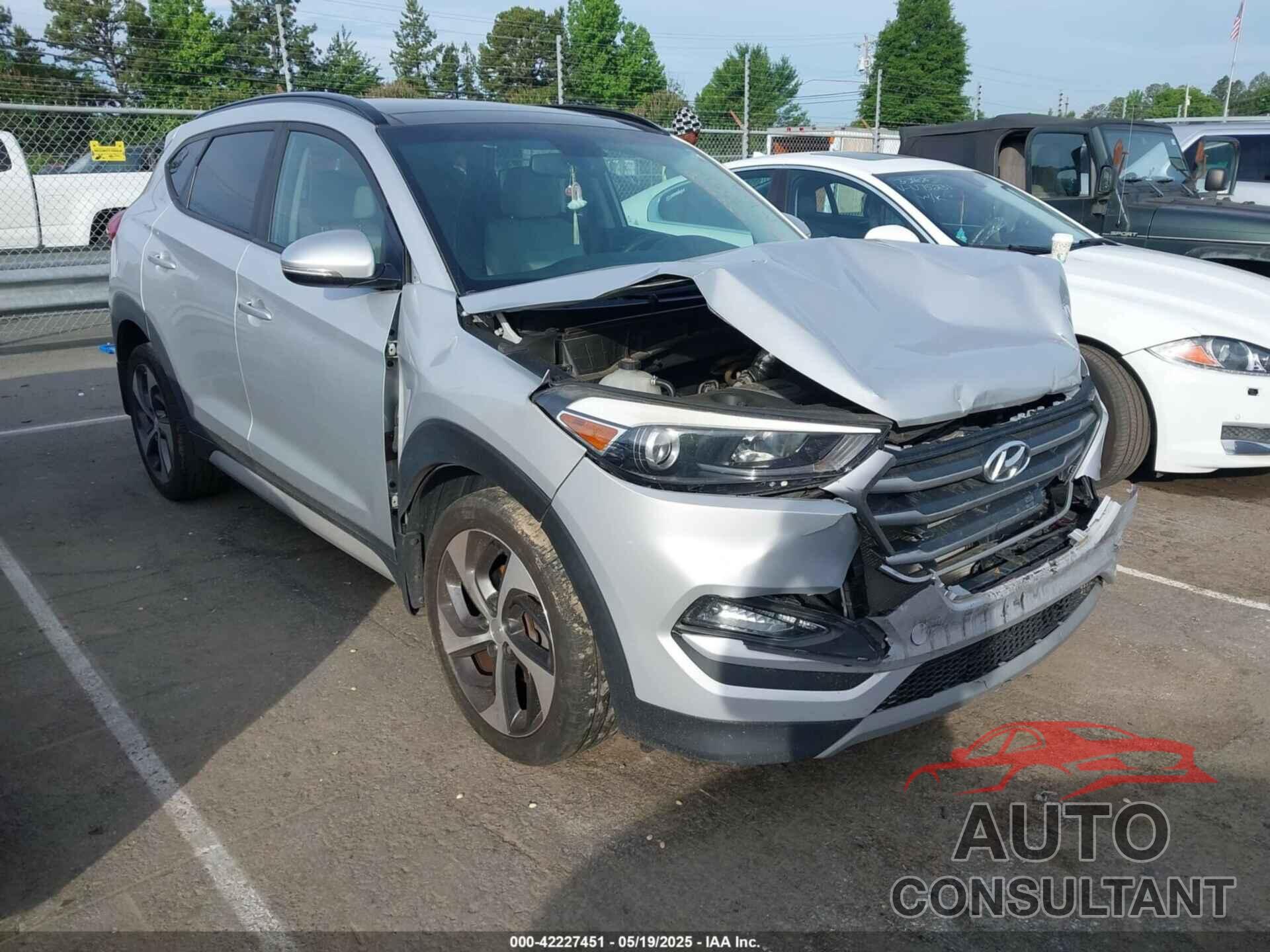 HYUNDAI TUCSON 2017 - KM8J33A22HU558073