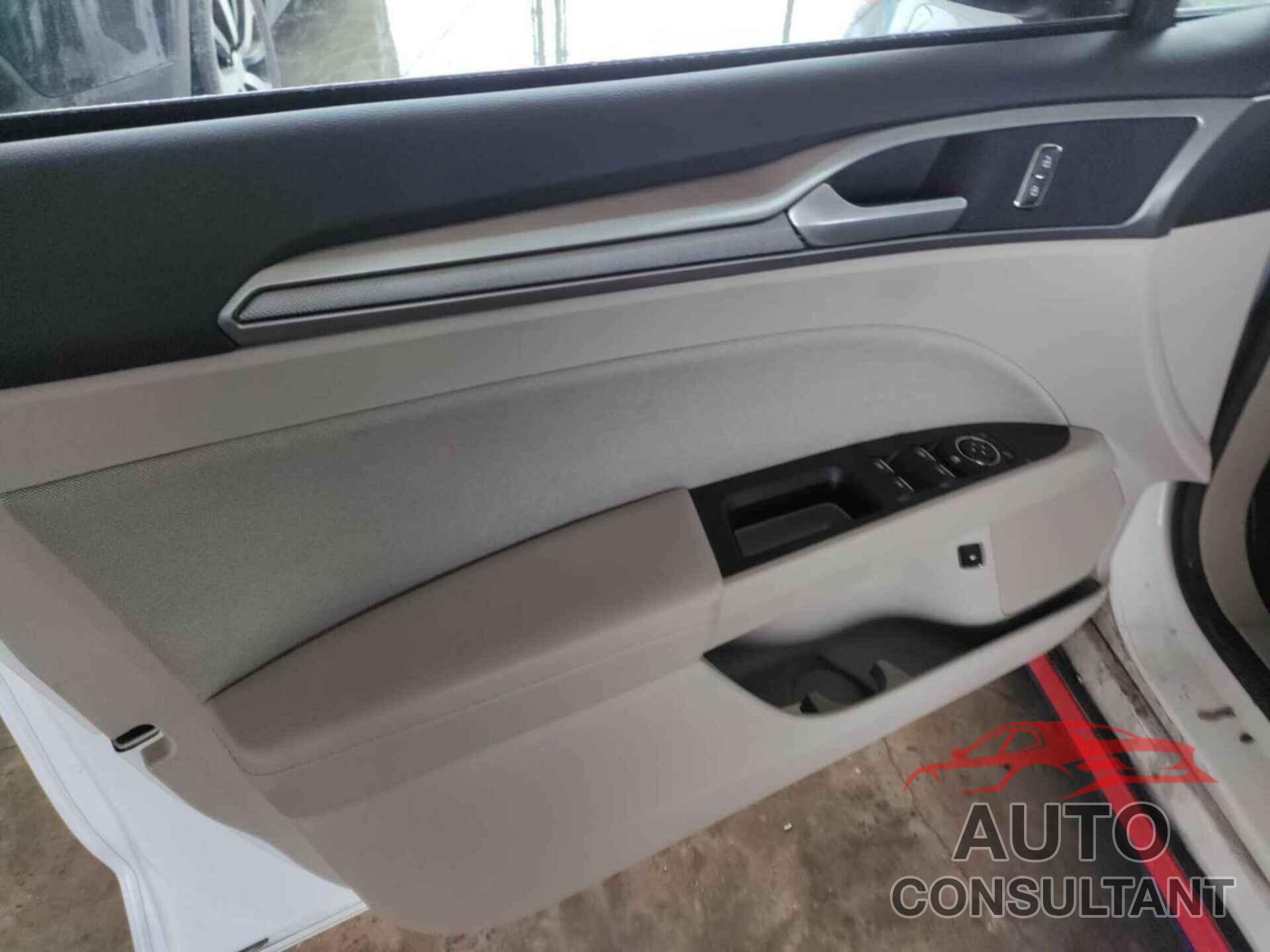 FORD FUSION 2019 - 3FA6P0LU2KR269176