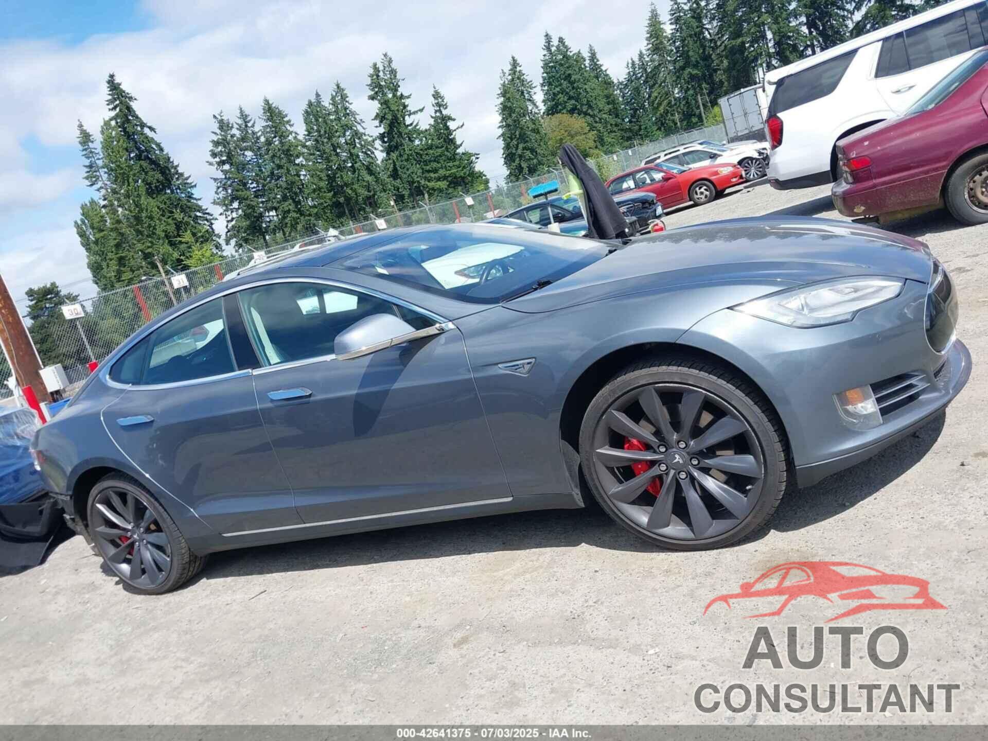 TESLA MODEL S 2013 - 5YJSA1DP8DFP28644