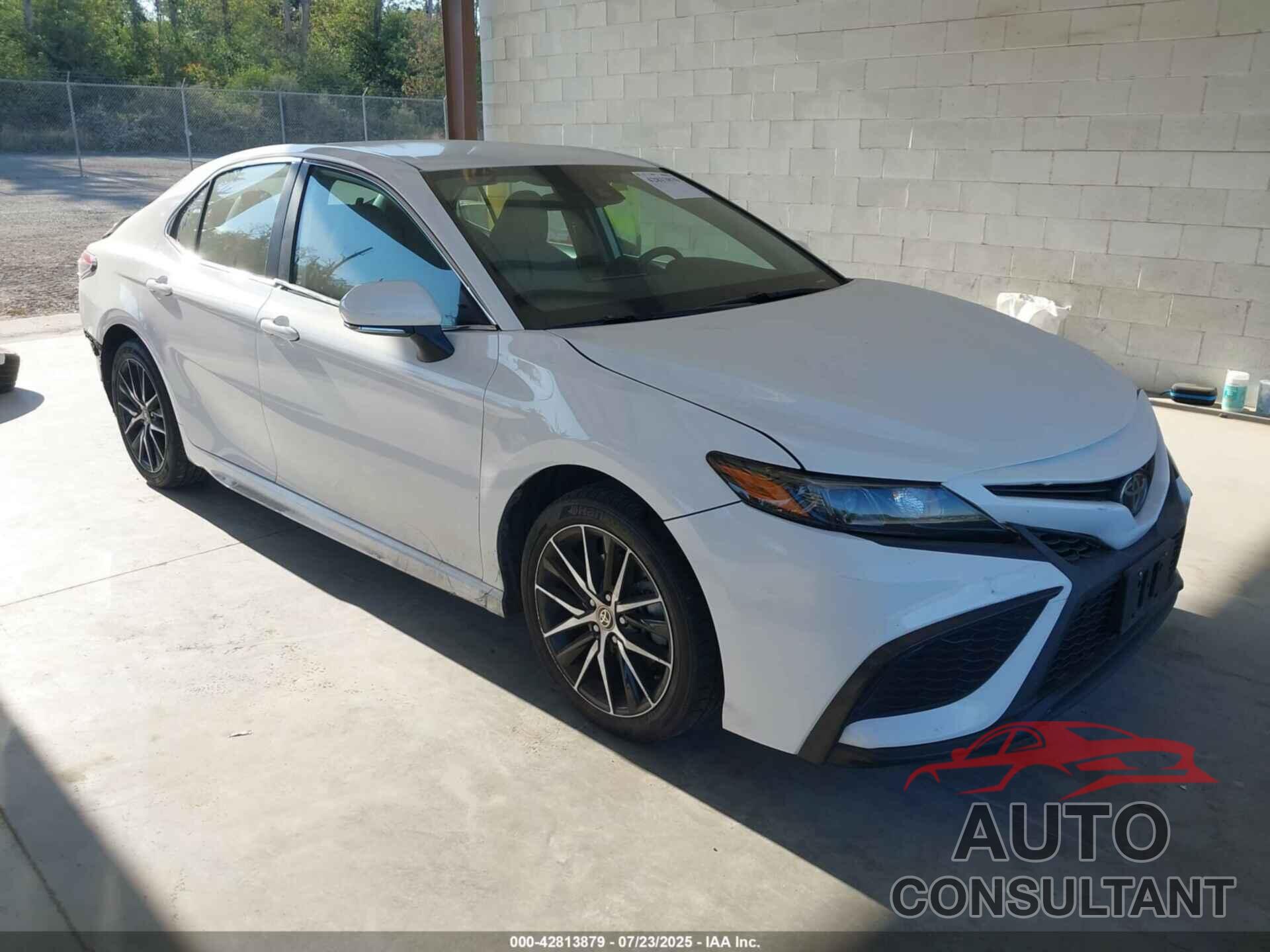 TOYOTA CAMRY 2022 - 4T1G11AK0NU074838