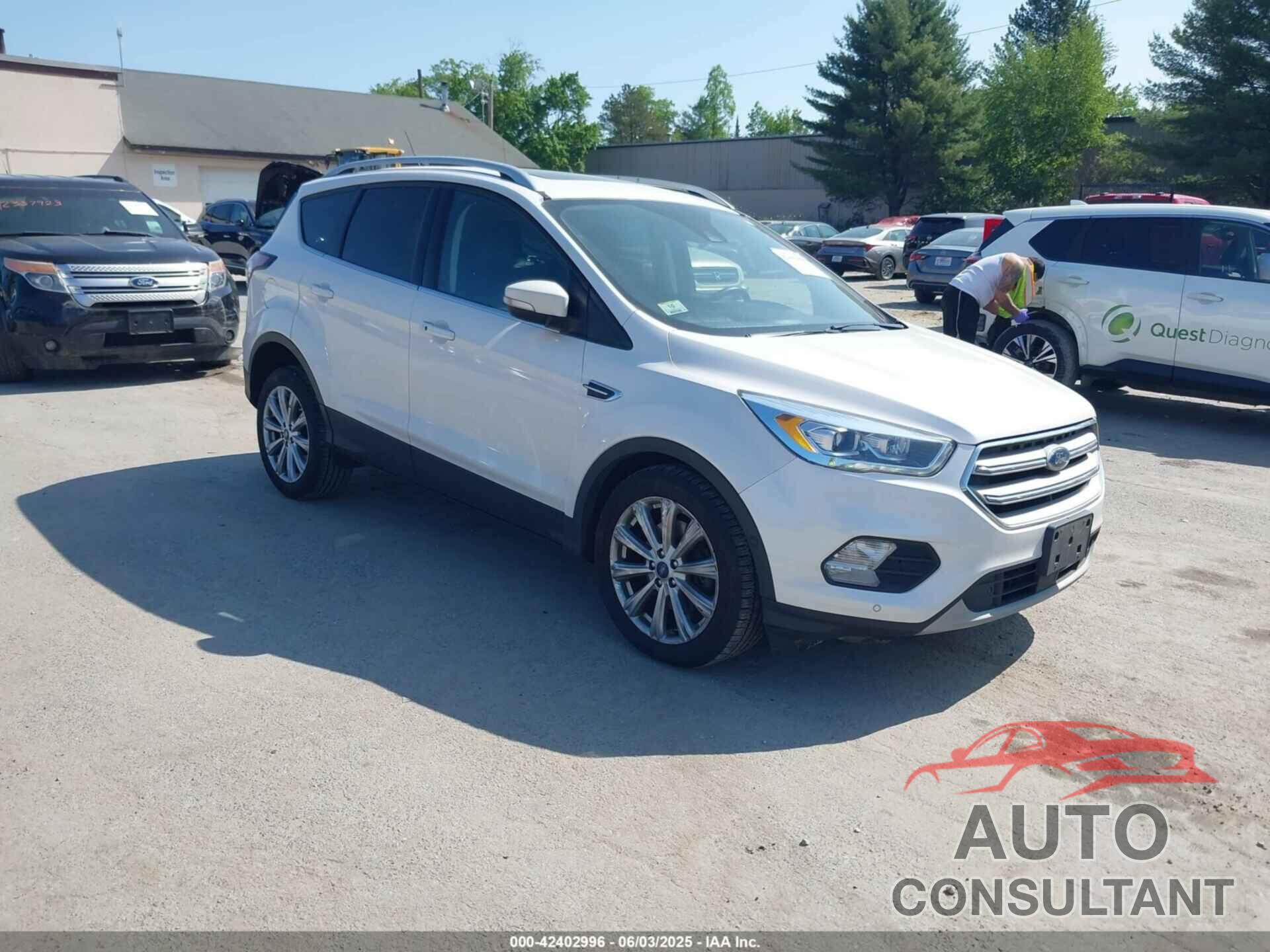 FORD ESCAPE 2018 - 1FMCU9J96JUD11473