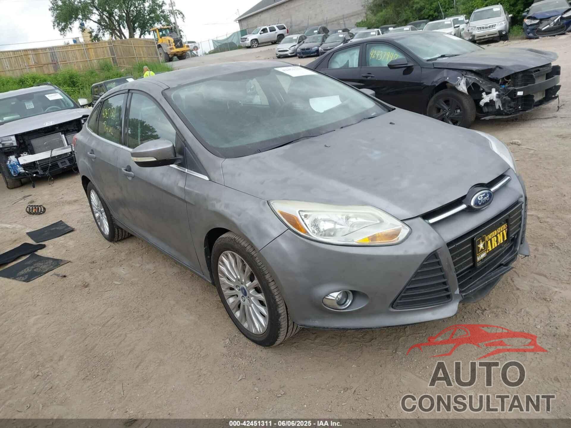 FORD FOCUS 2012 - 1FAHP3J25CL337174