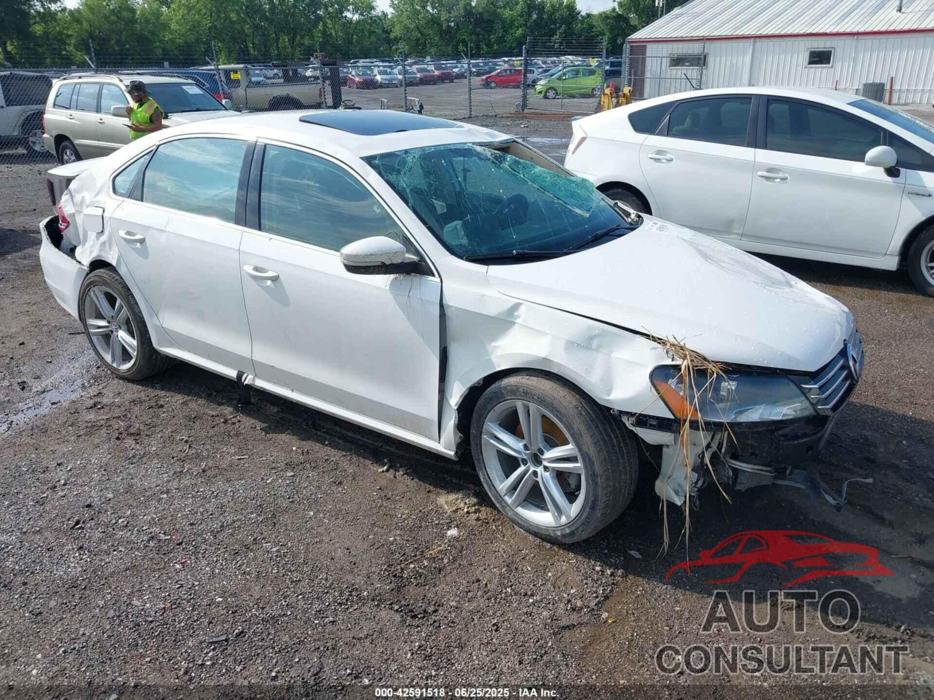 VOLKSWAGEN PASSAT 2014 - 1VWBT7A38EC046308