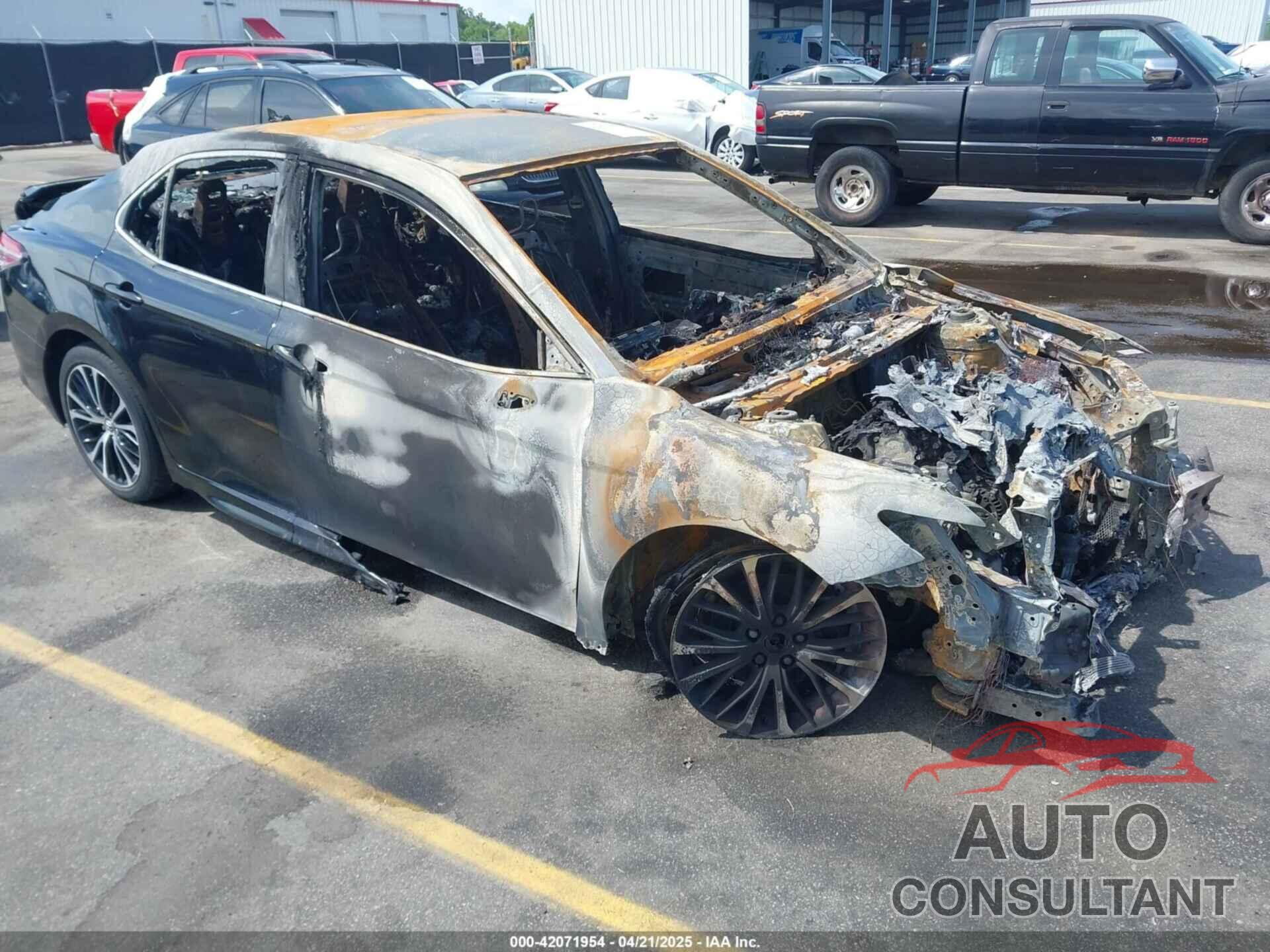 TOYOTA CAMRY 2020 - 4T1G11AK6LU909869