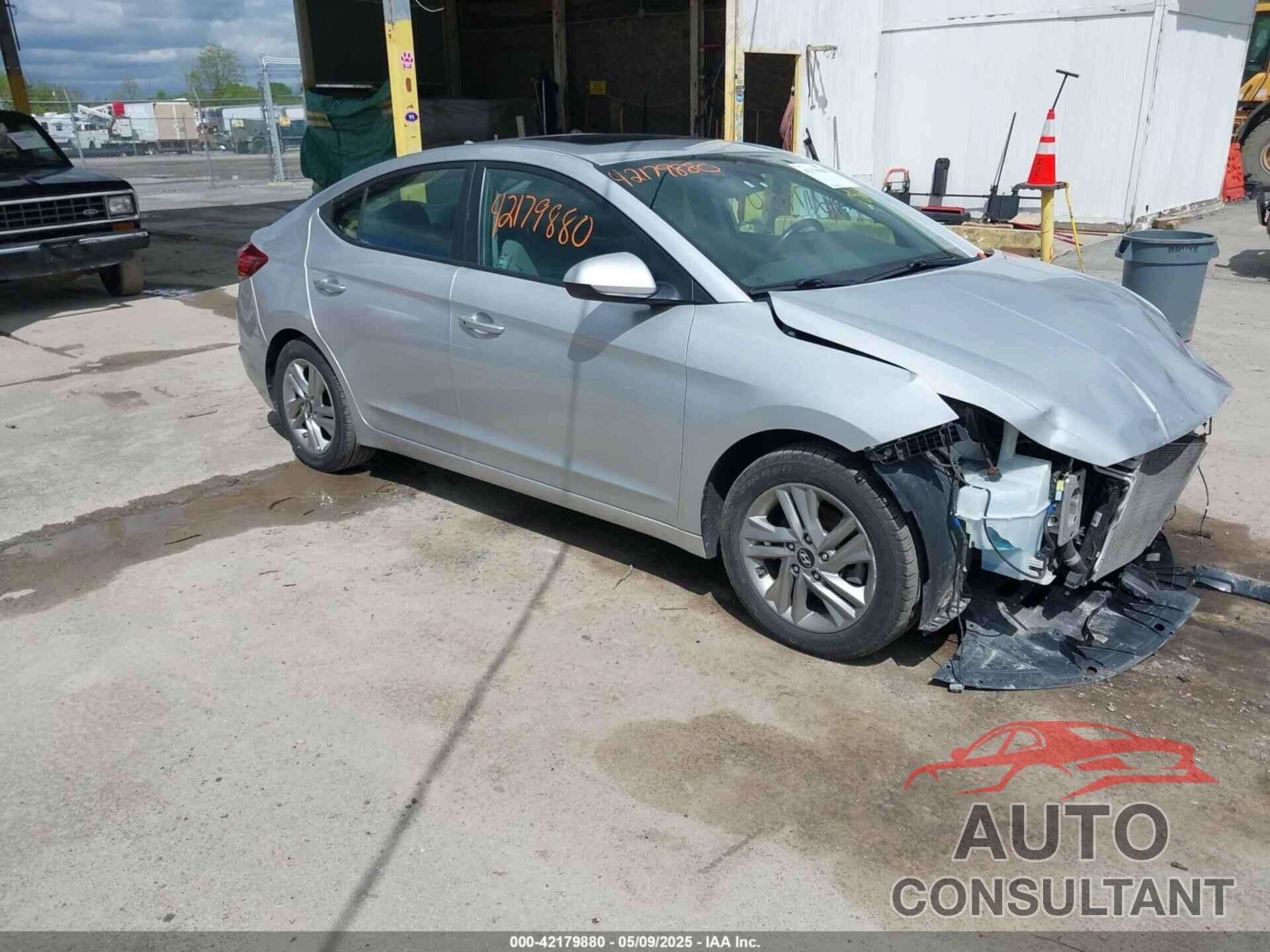 HYUNDAI ELANTRA 2019 - KMHD84LFXKU762860