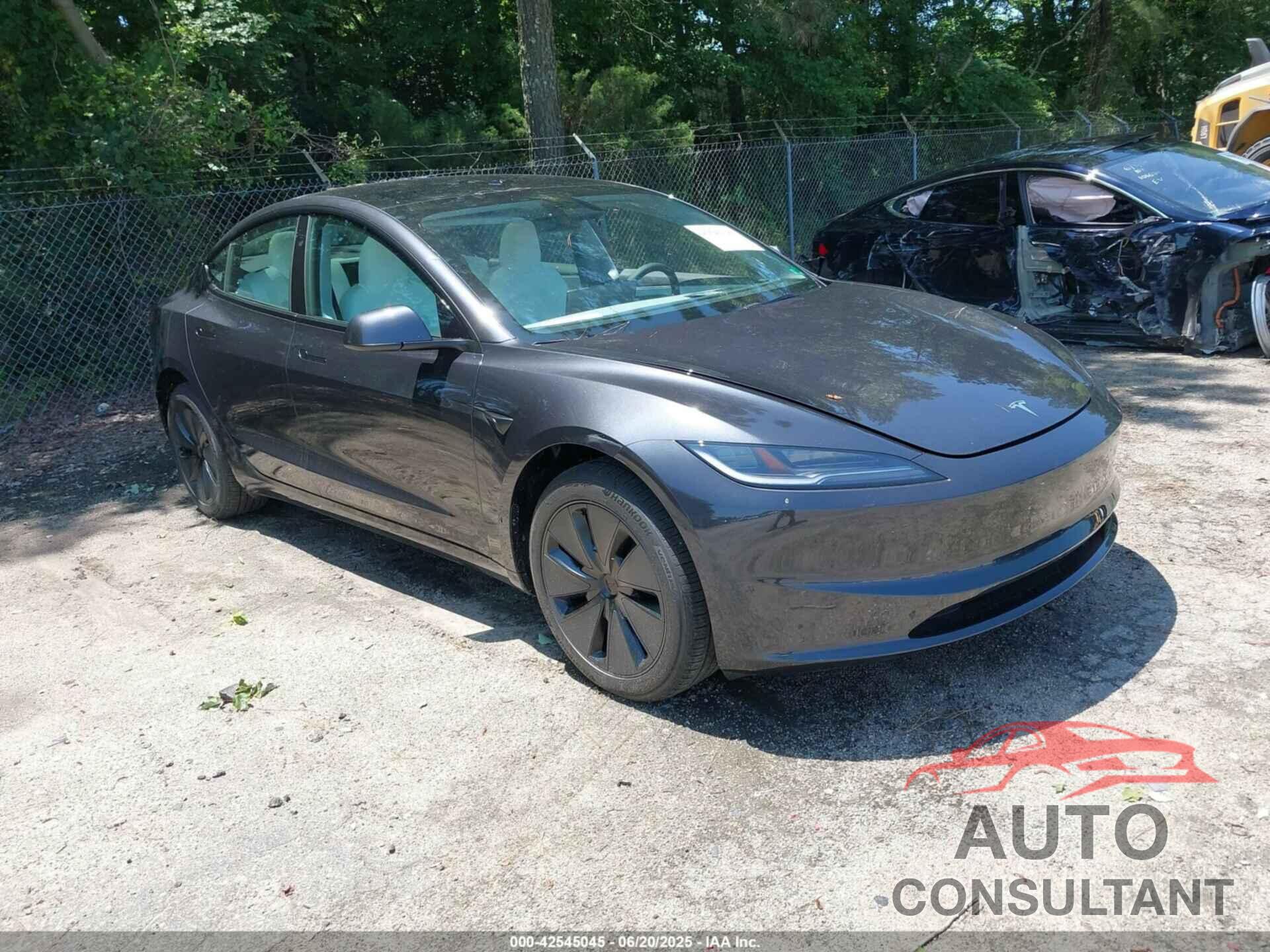 TESLA MODEL 3 2025 - 5YJ3E1EA3SF999157