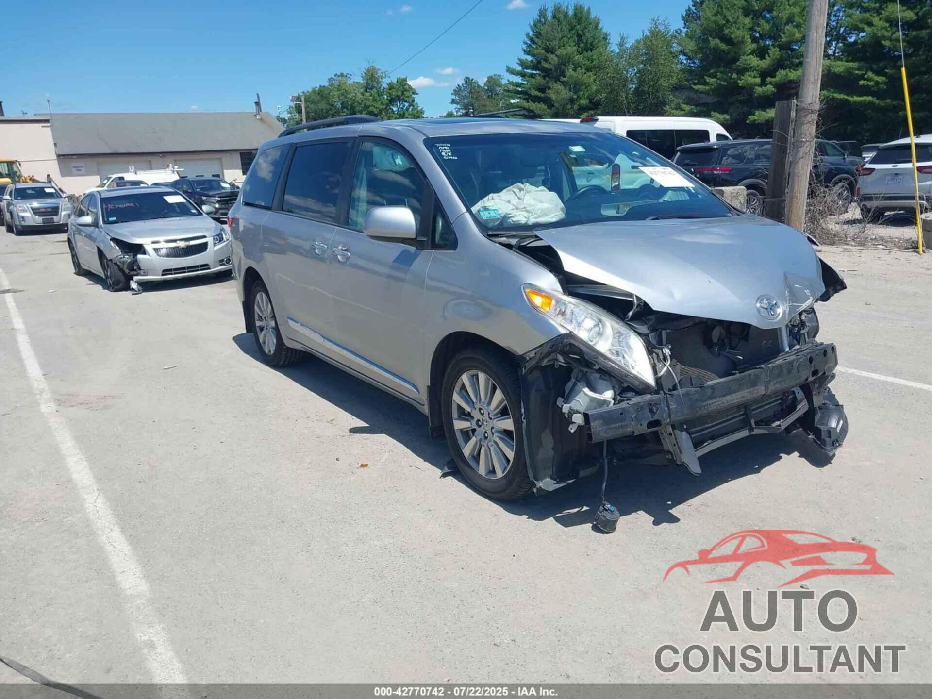 TOYOTA SIENNA 2017 - 5TDDZ3DCXHS181405