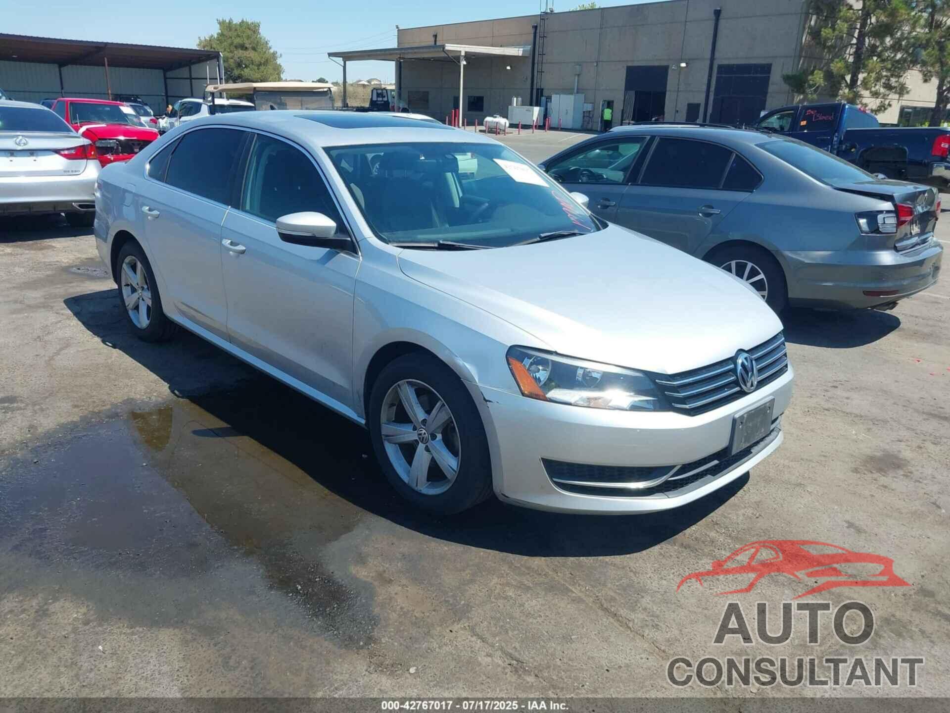 VOLKSWAGEN PASSAT 2013 - 1VWBP7A33DC093636