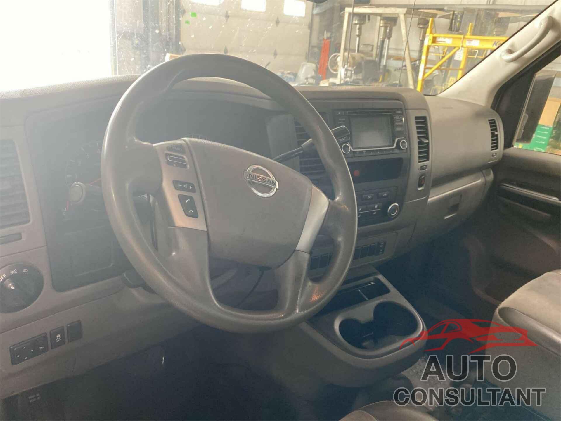 NISSAN NV 2018 - 1N6BF0LY9JN816103